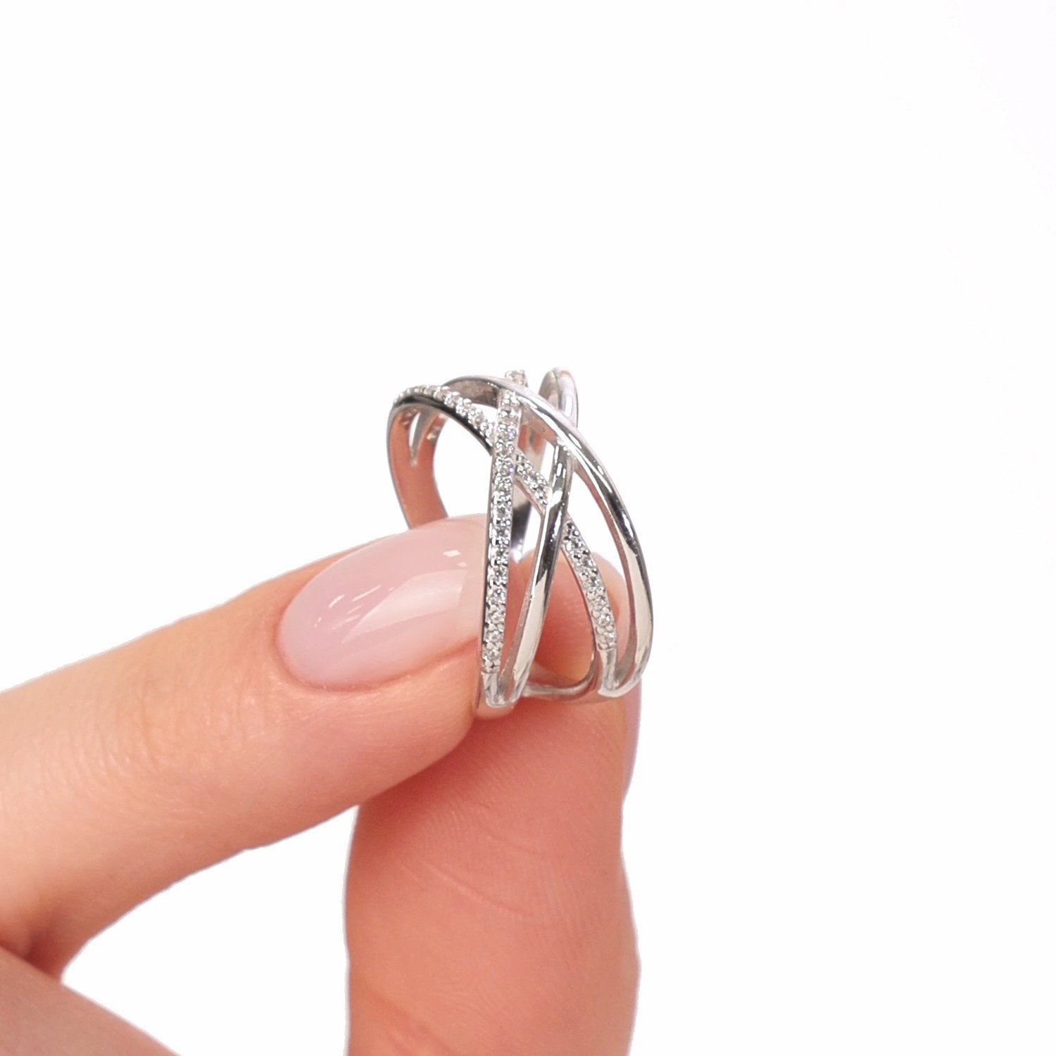 Серебряное кольцо с фианитами