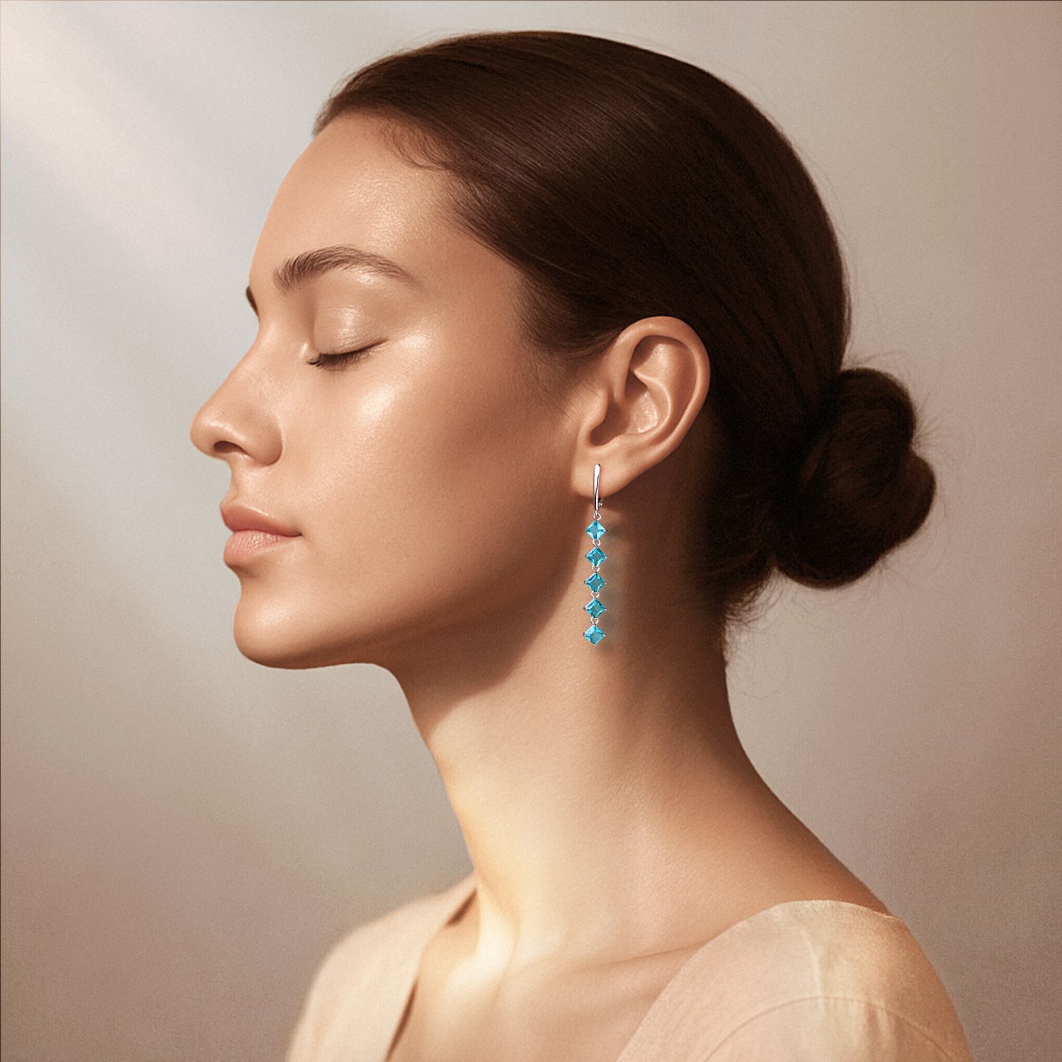 Серебряные серьги с имитацией кварца