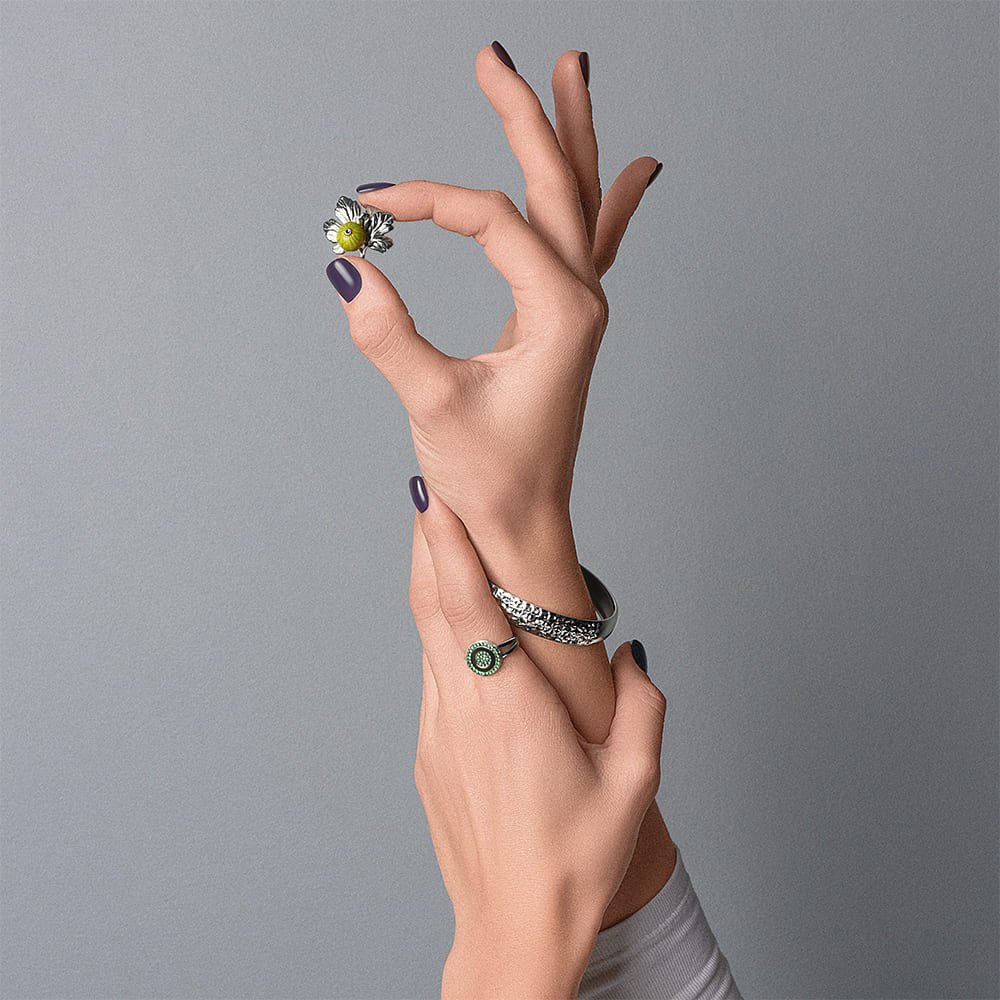 Серебряная брошь с эмалью