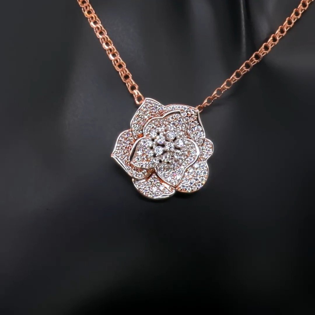 Золотая подвеска с фианитами