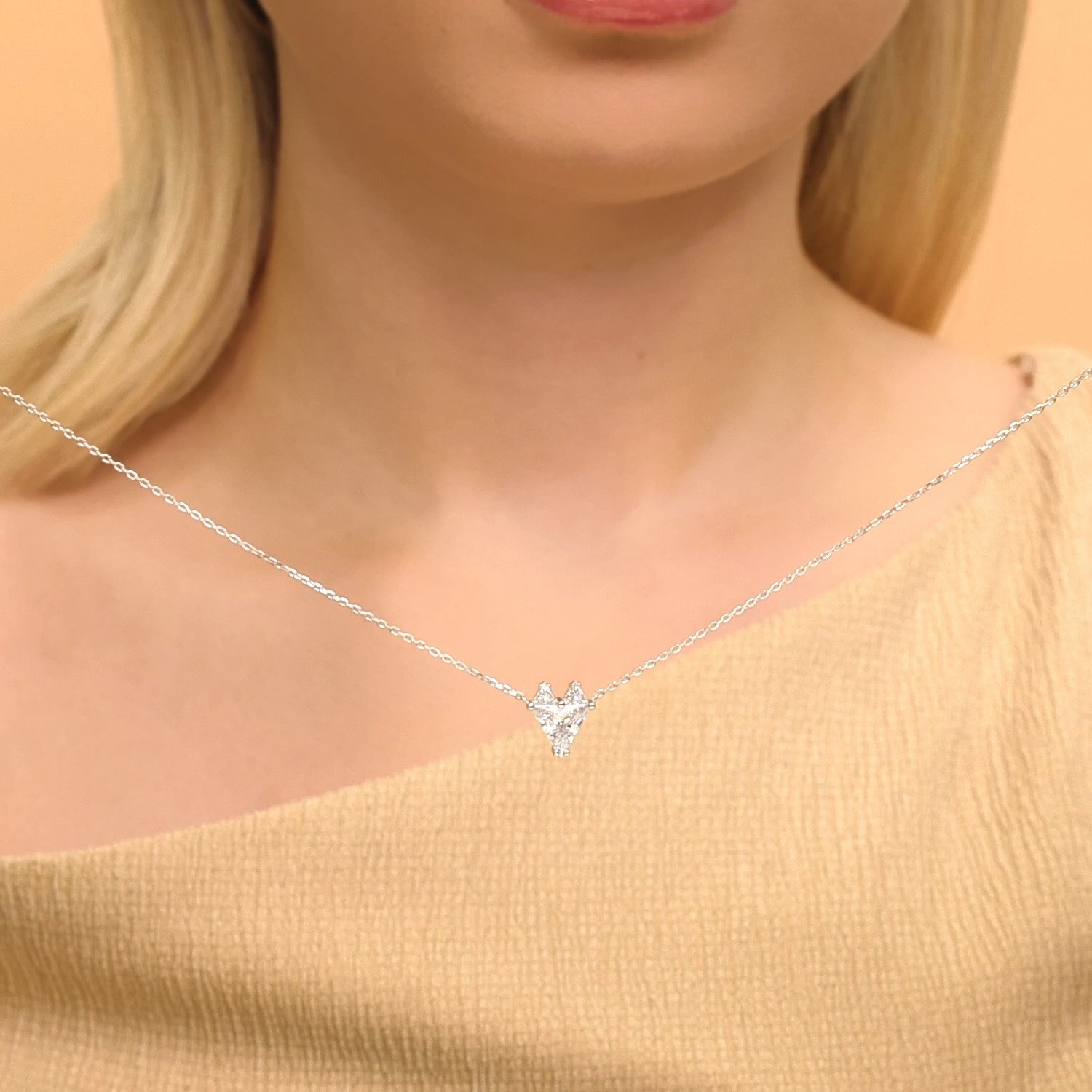 Фото «Серебряное колье с фианитами»