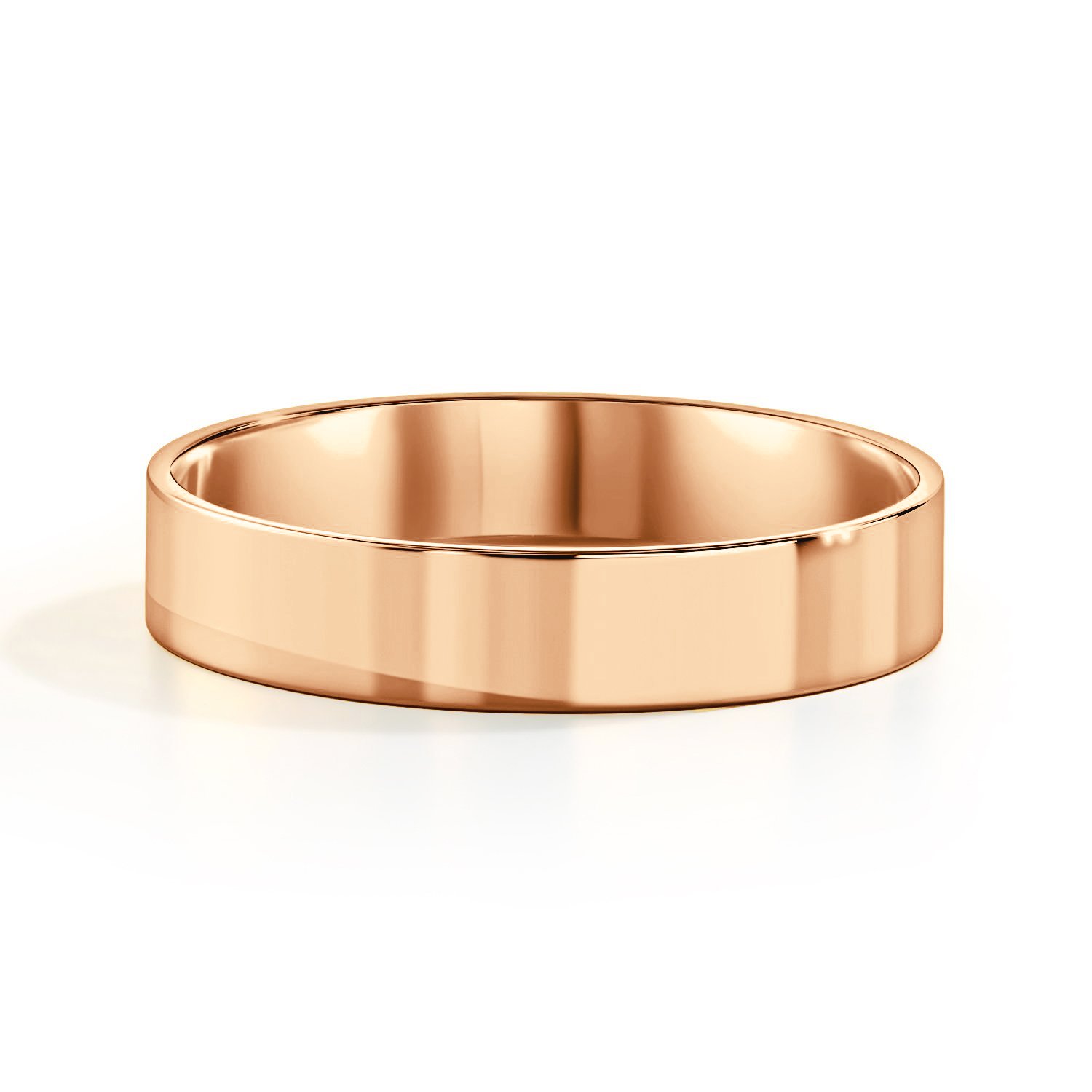 Золотое обручальное кольцо