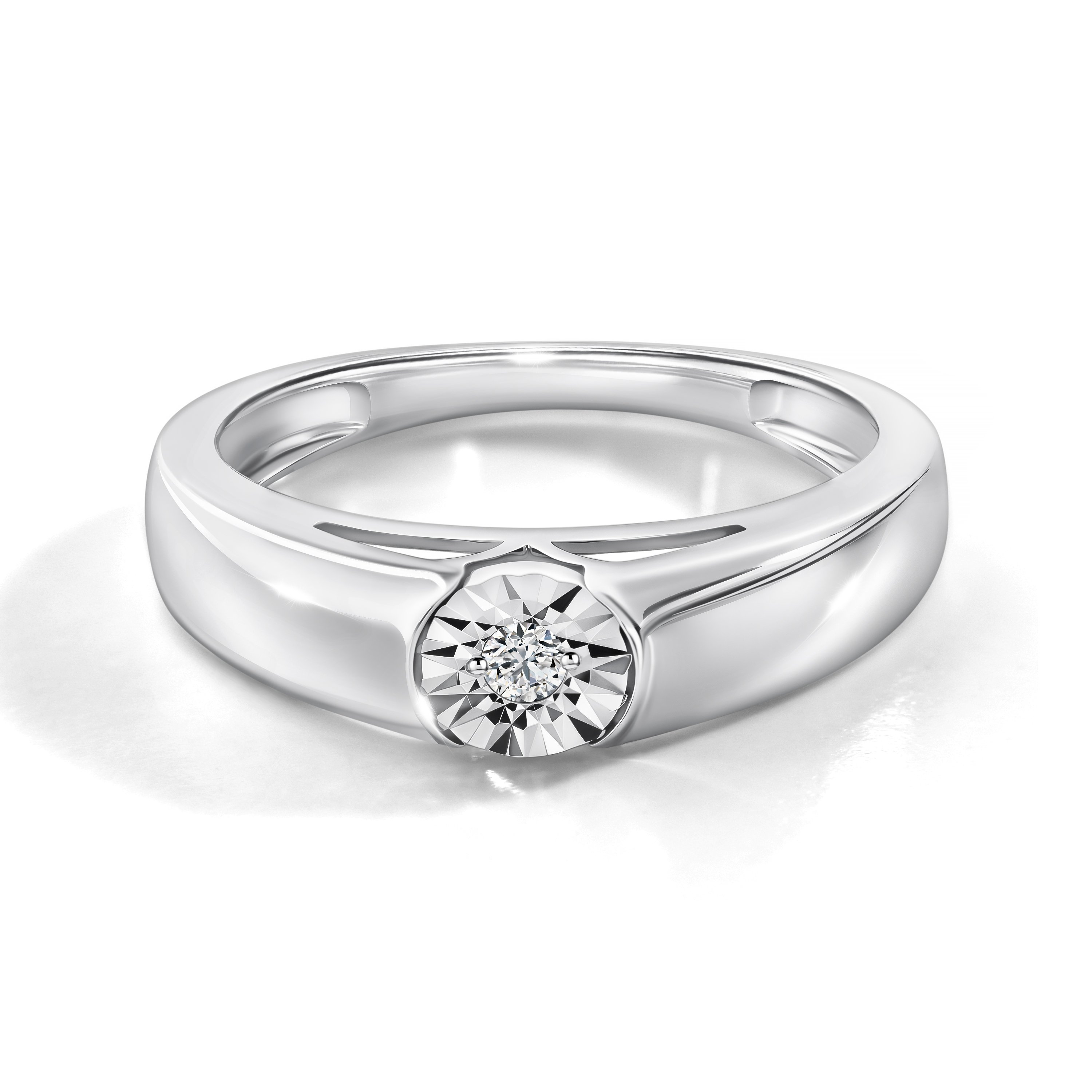 Золотое кольцо с бриллиантом