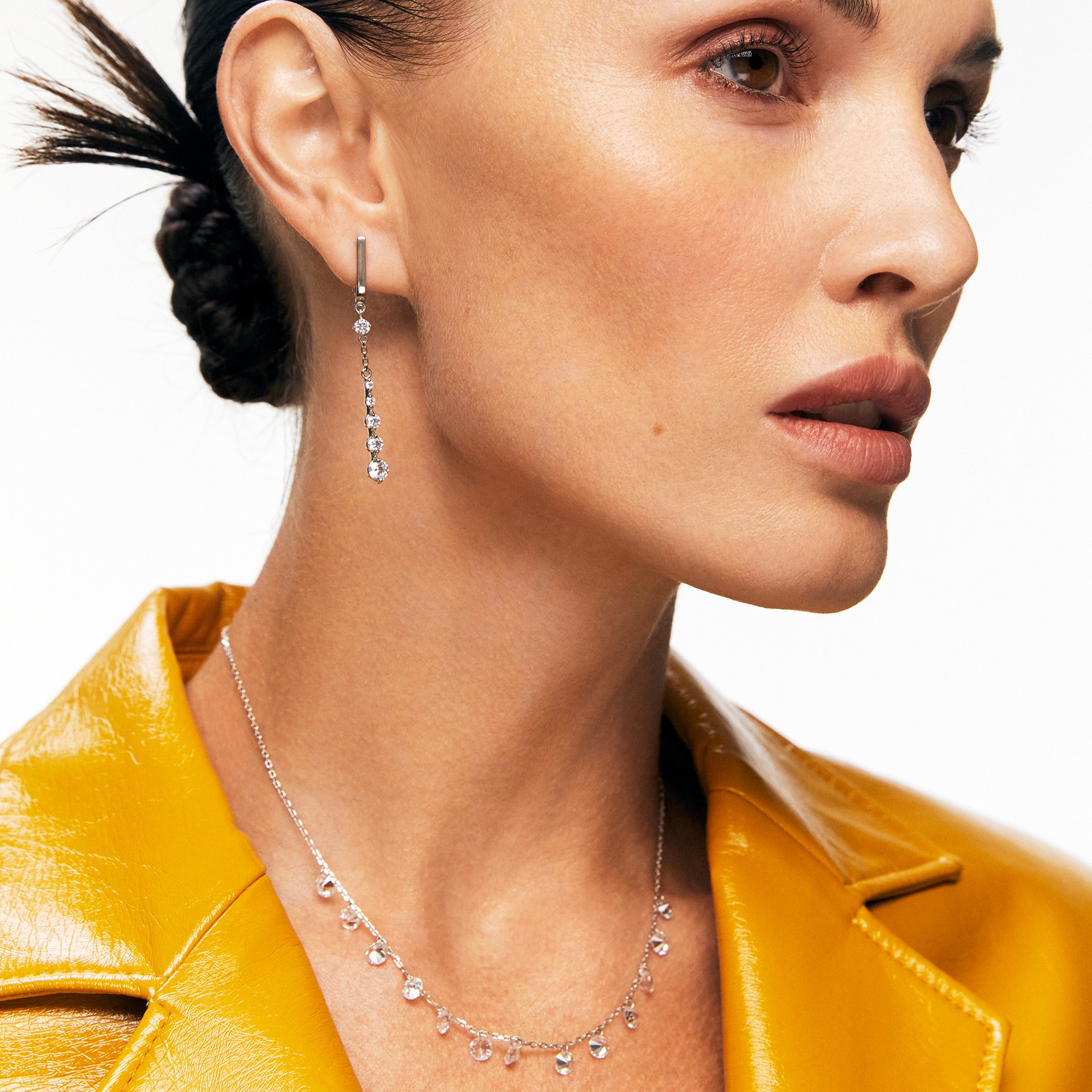 Серебряное колье с фианитами