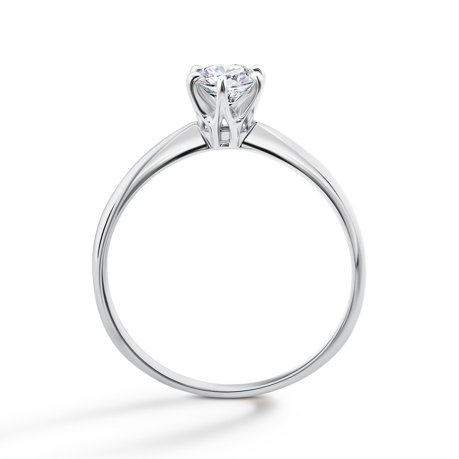 Золотое кольцо с бриллиантом