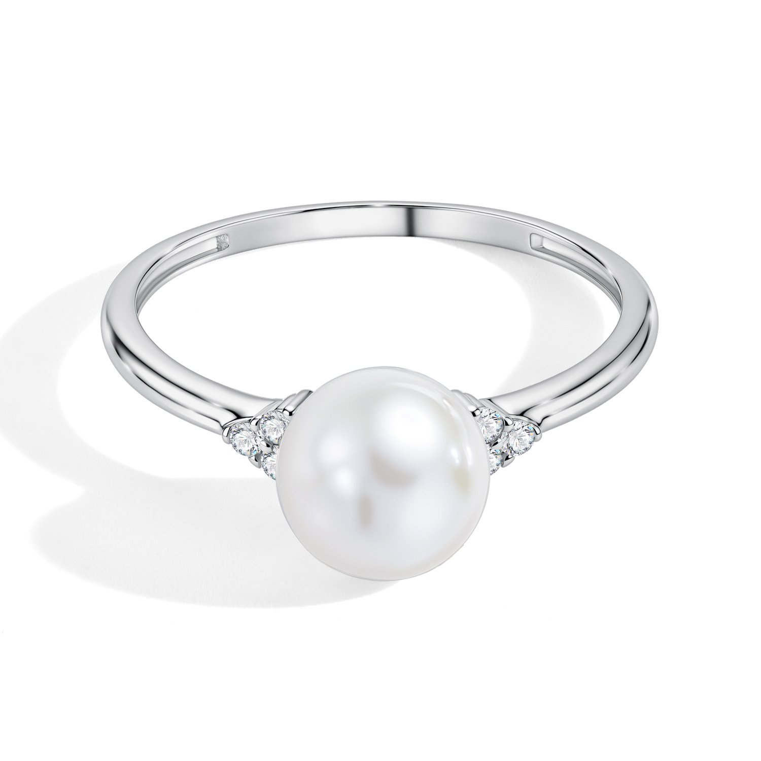 Золотое кольцо с жемчугом и фианитами