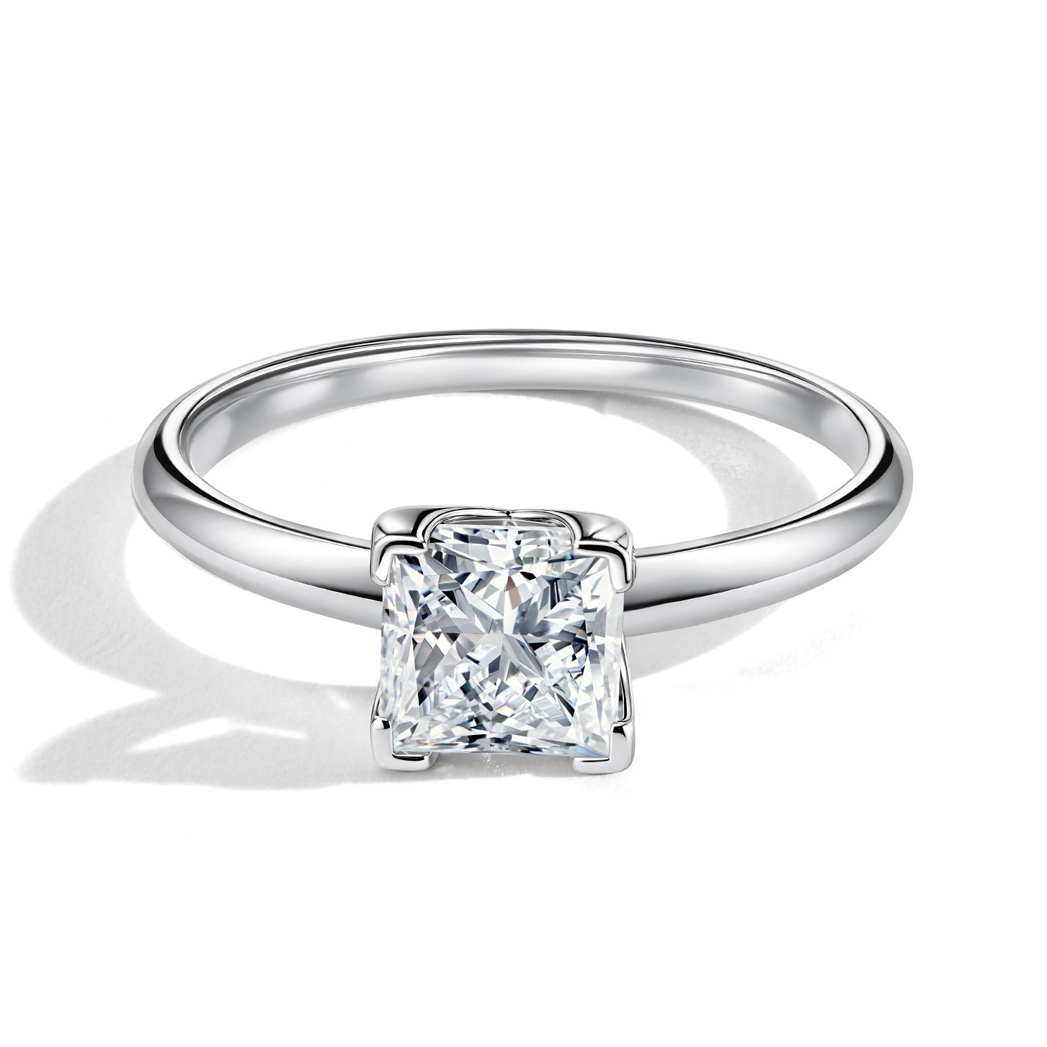 Золотое кольцо с бриллиантом выращенным