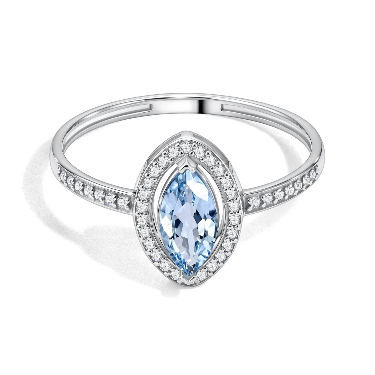 Золотое кольцо с топазом Sky и фианитами