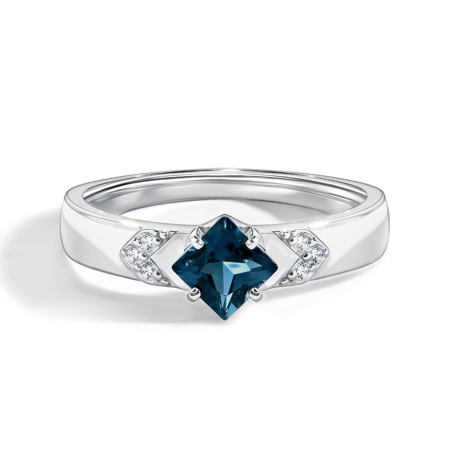 Золотое кольцо с топазом London и фианитами