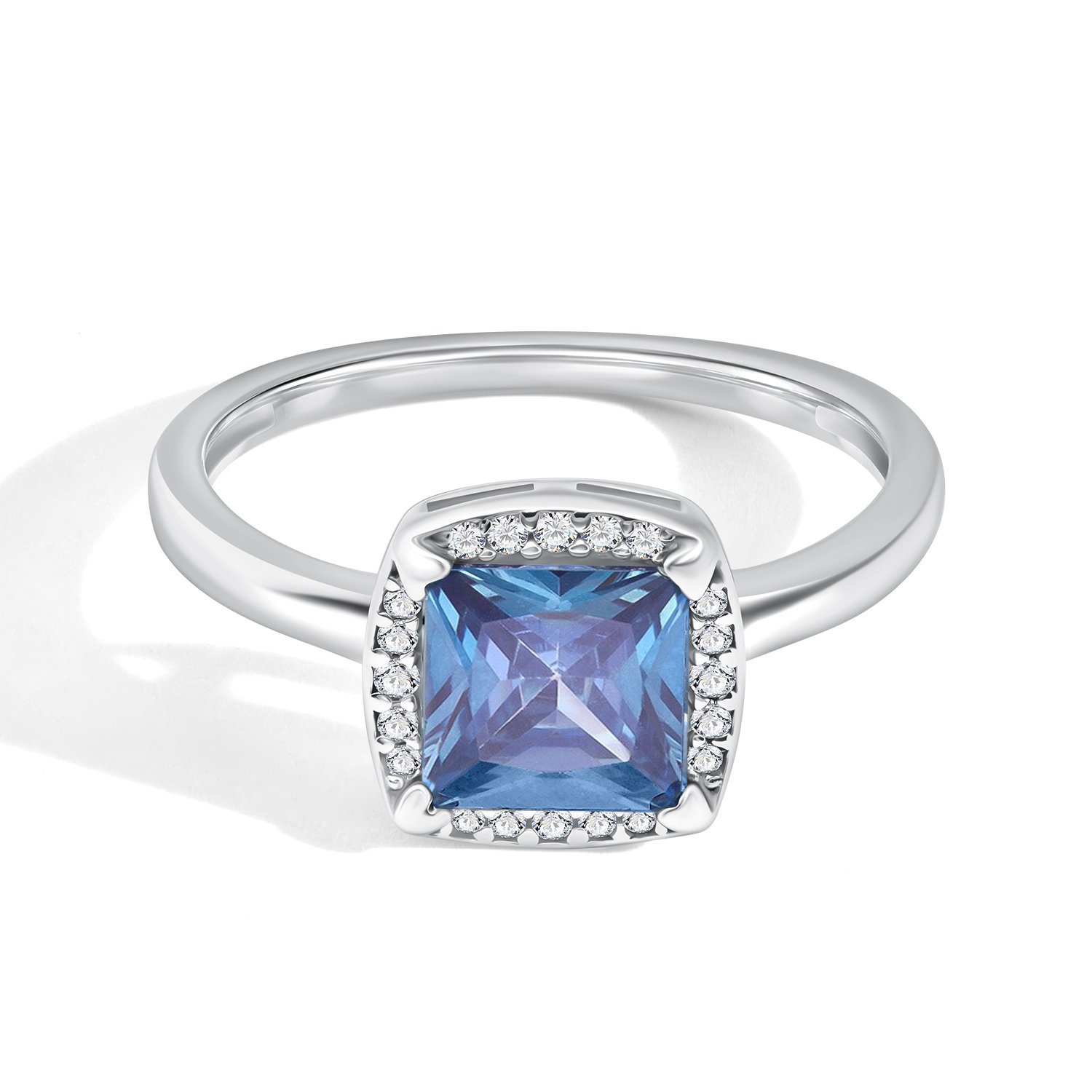 Серебряное кольцо с фианитами