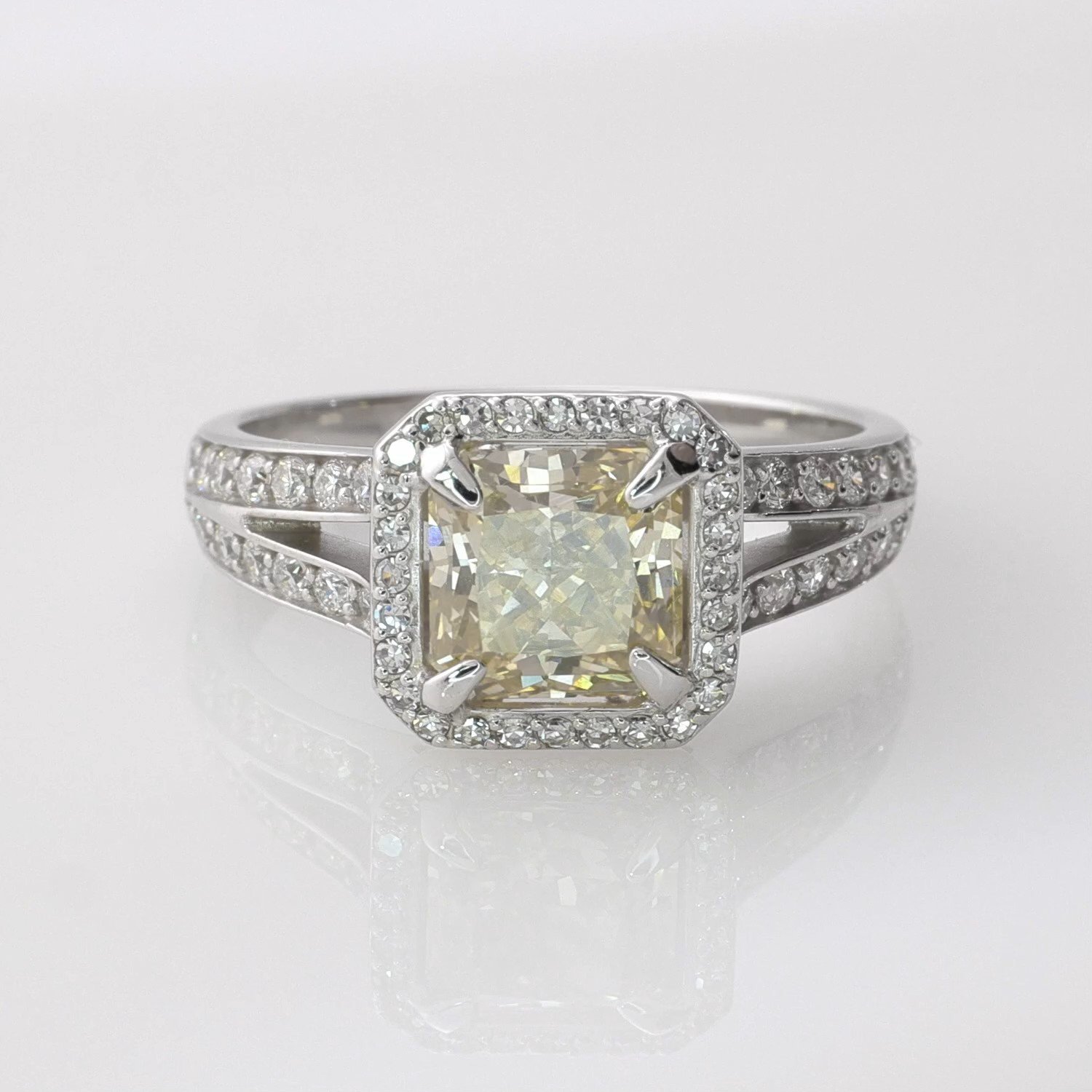 Золотое кольцо SMART DIAMONDS 2,82 карата