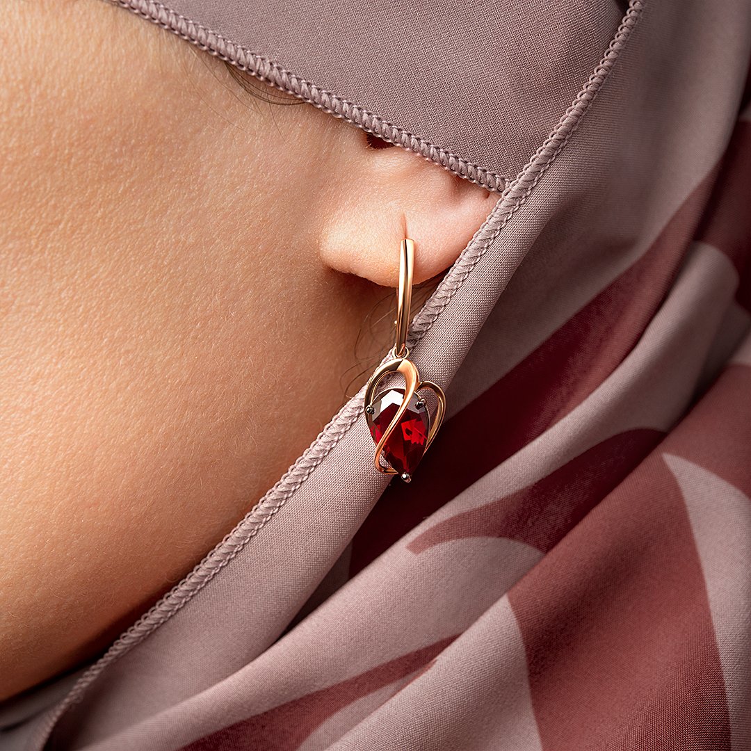 Золотые серьги с кристаллами