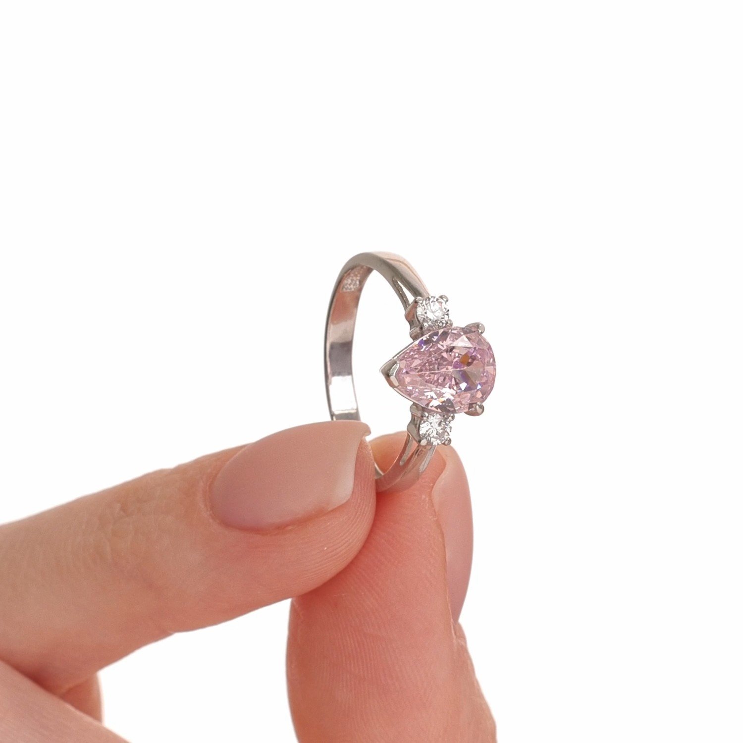 Серебряное кольцо с фианитами