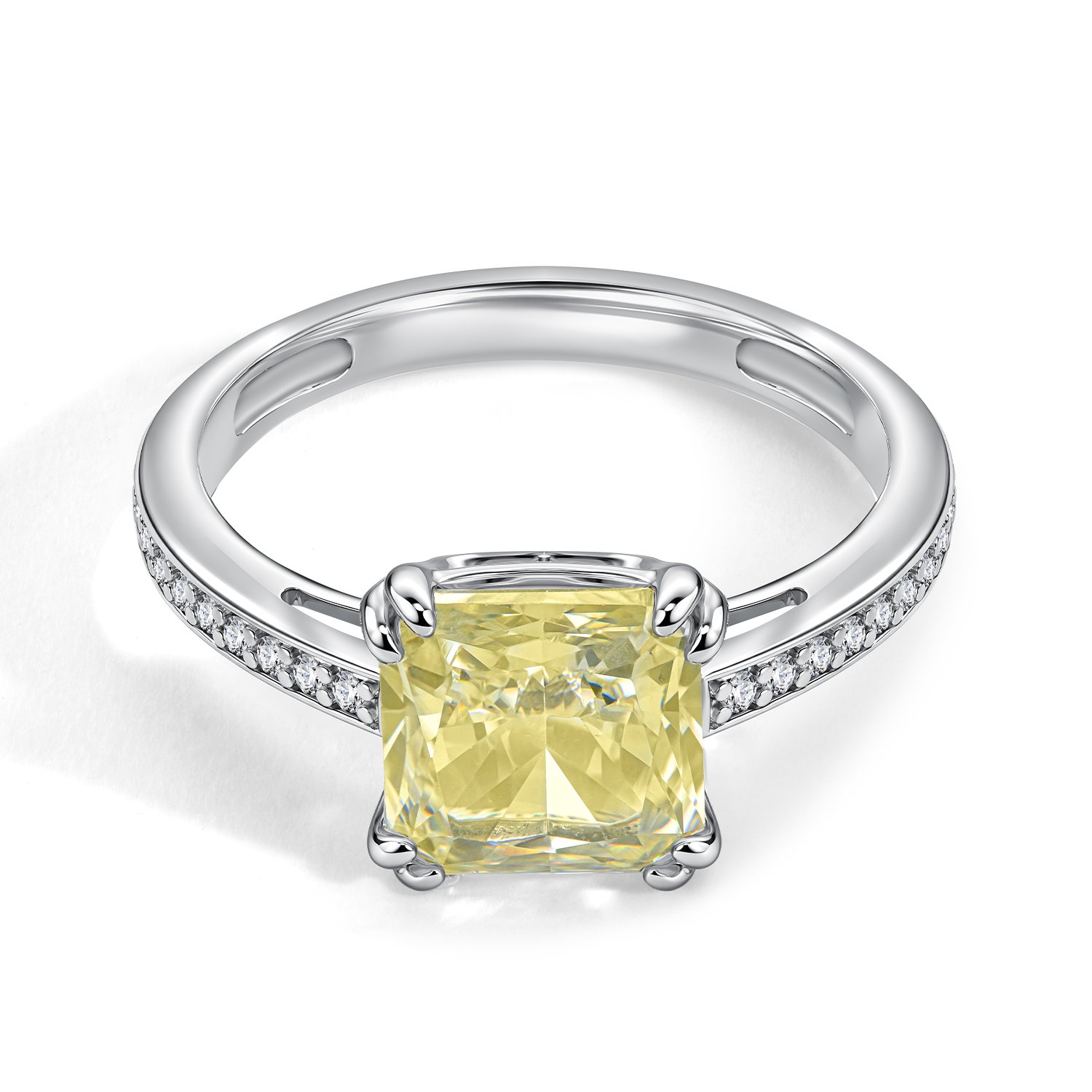 Серебряное кольцо с фианитами