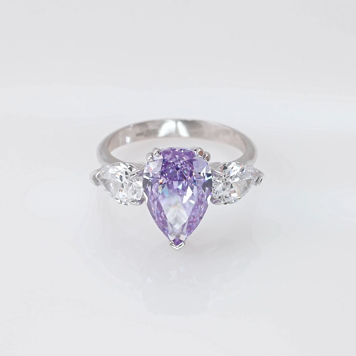 Серебряное кольцо с фианитами
