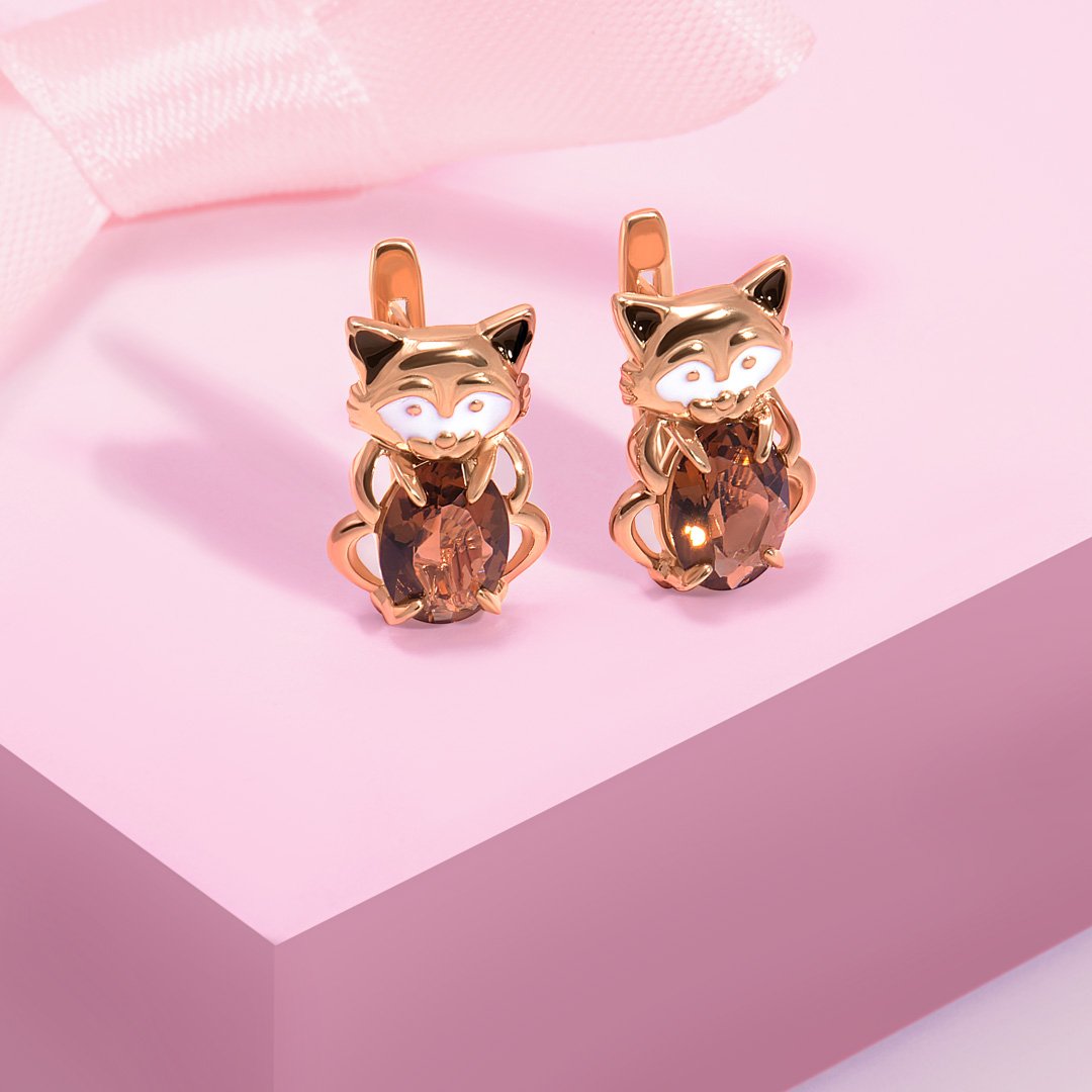 Серебряные детские серьги Кошка с раухтопазами и эмалью  и позолотой