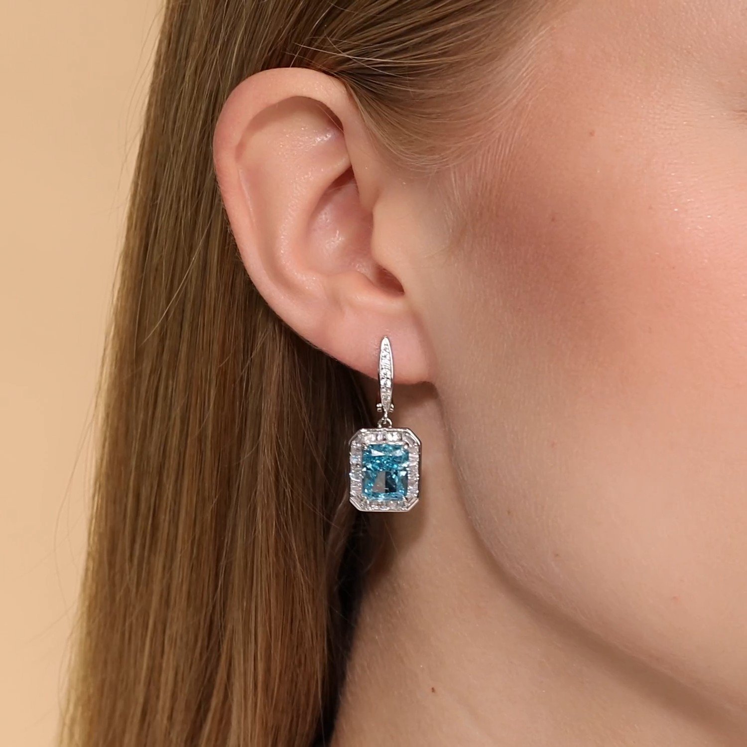 Фото «Серебряные серьги с фианитами»