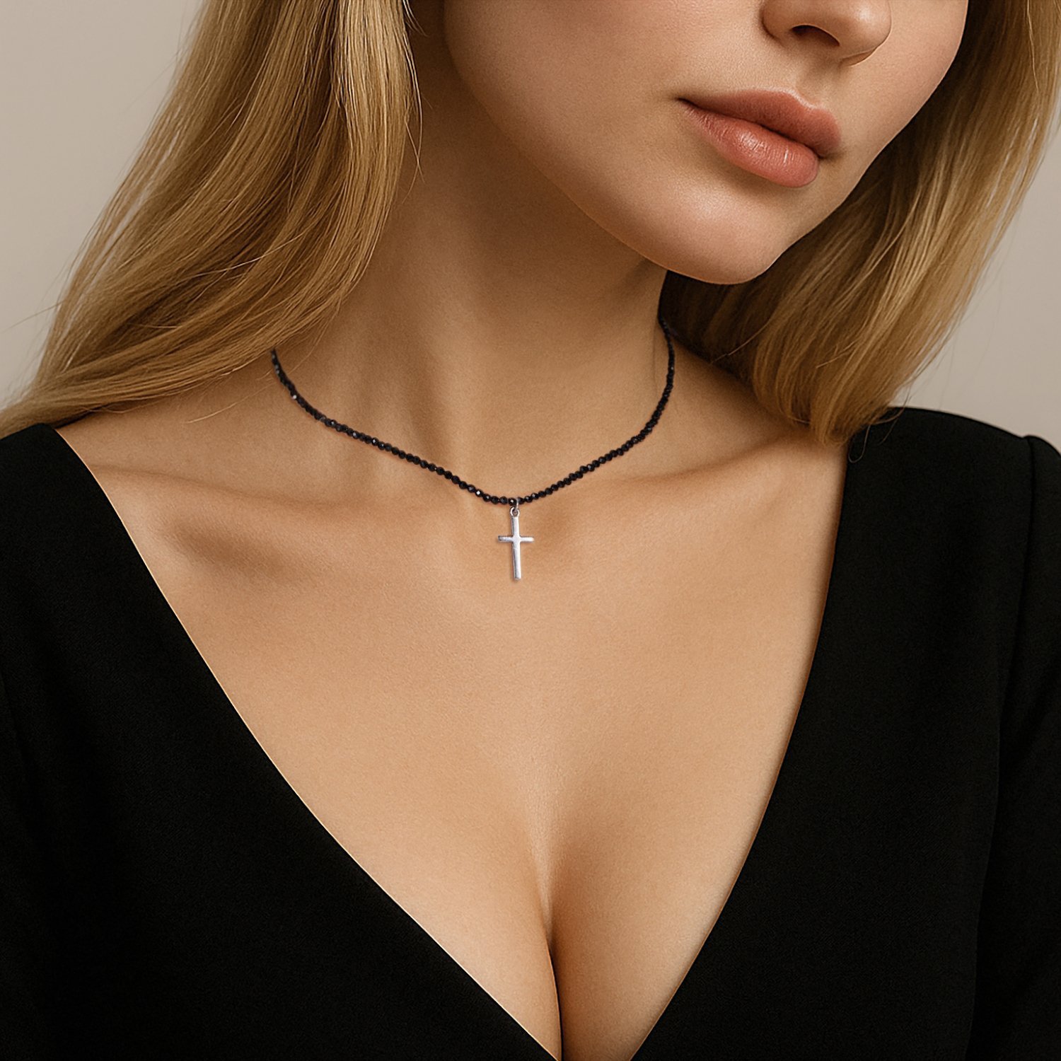 Серебряное колье со шпинелью