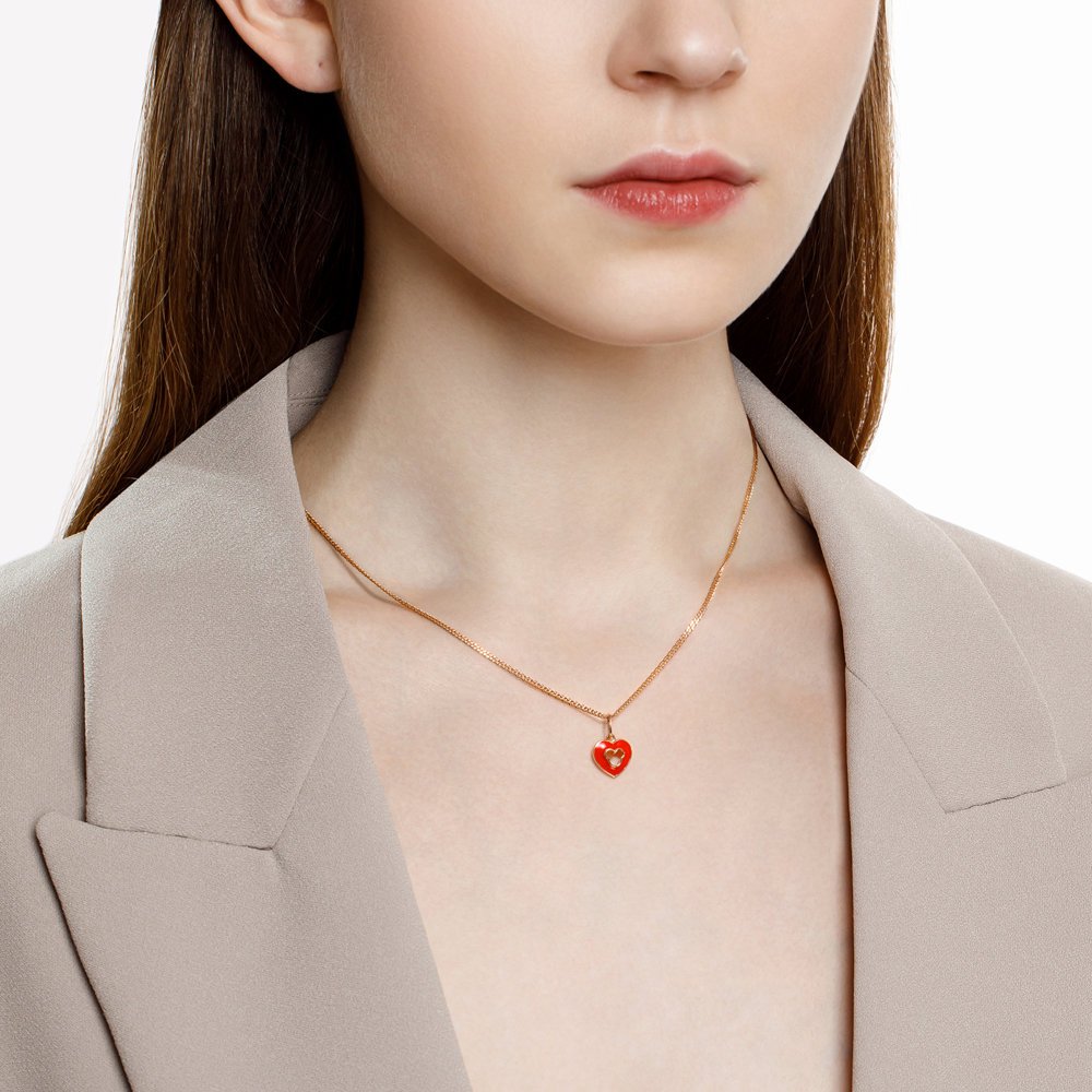 Золотая подвеска с эмалью