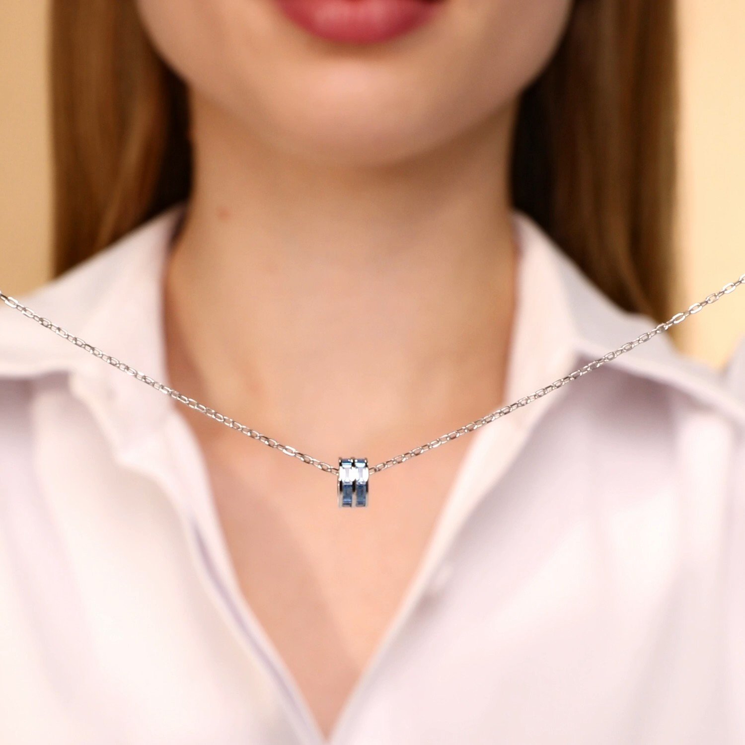 Серебряная подвеска с имитацией шпинели