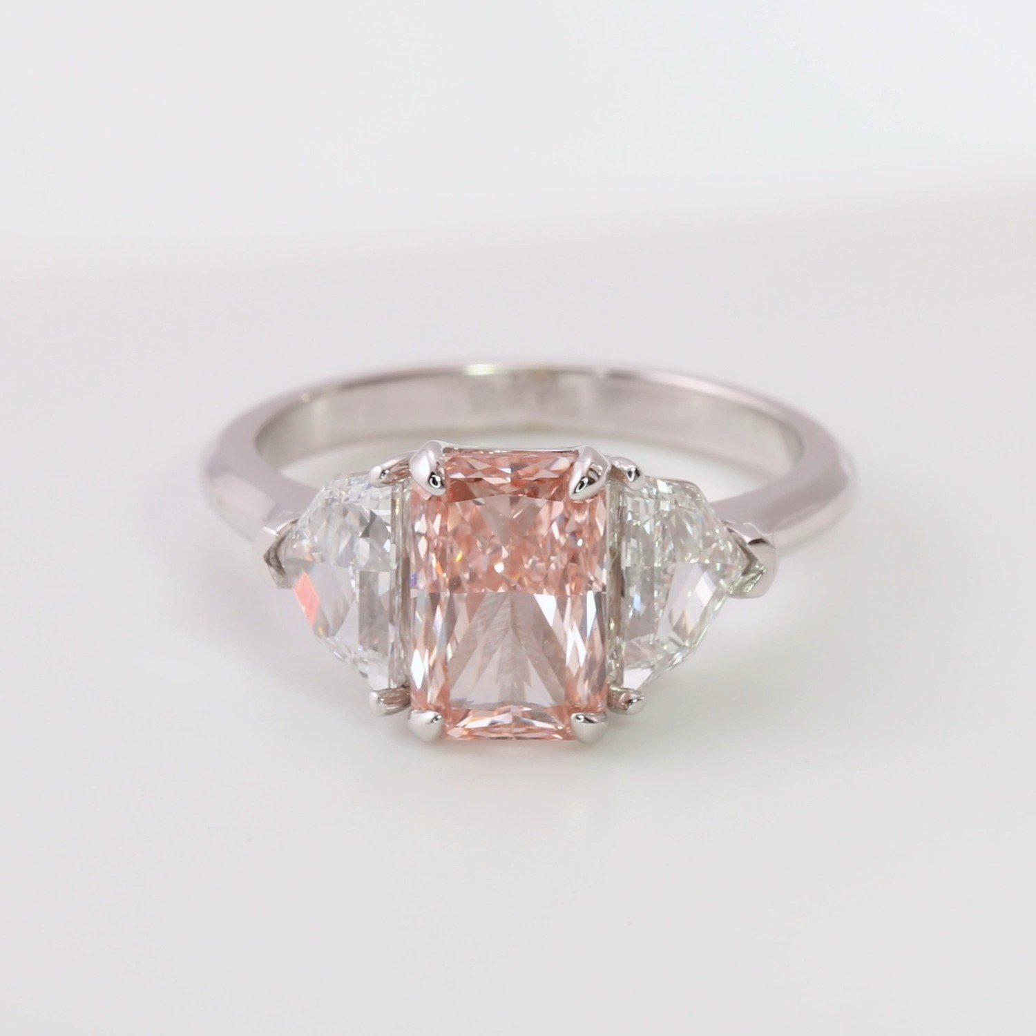 Фото «Золотое кольцо SMART DIAMONDS 3,62 карата»
