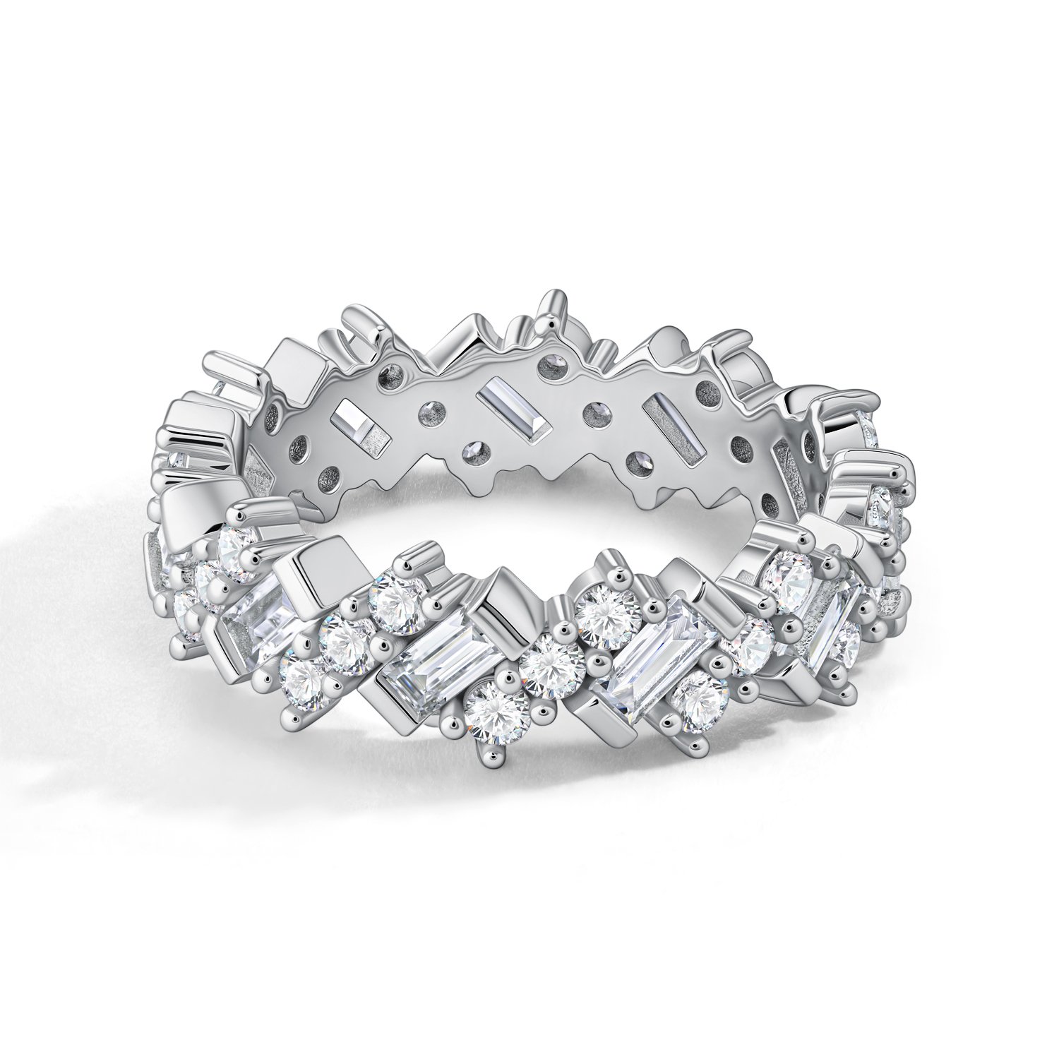 Серебряное кольцо с фианитами