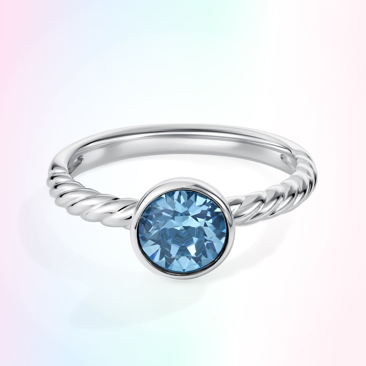 Серебряное кольцо с фианитом