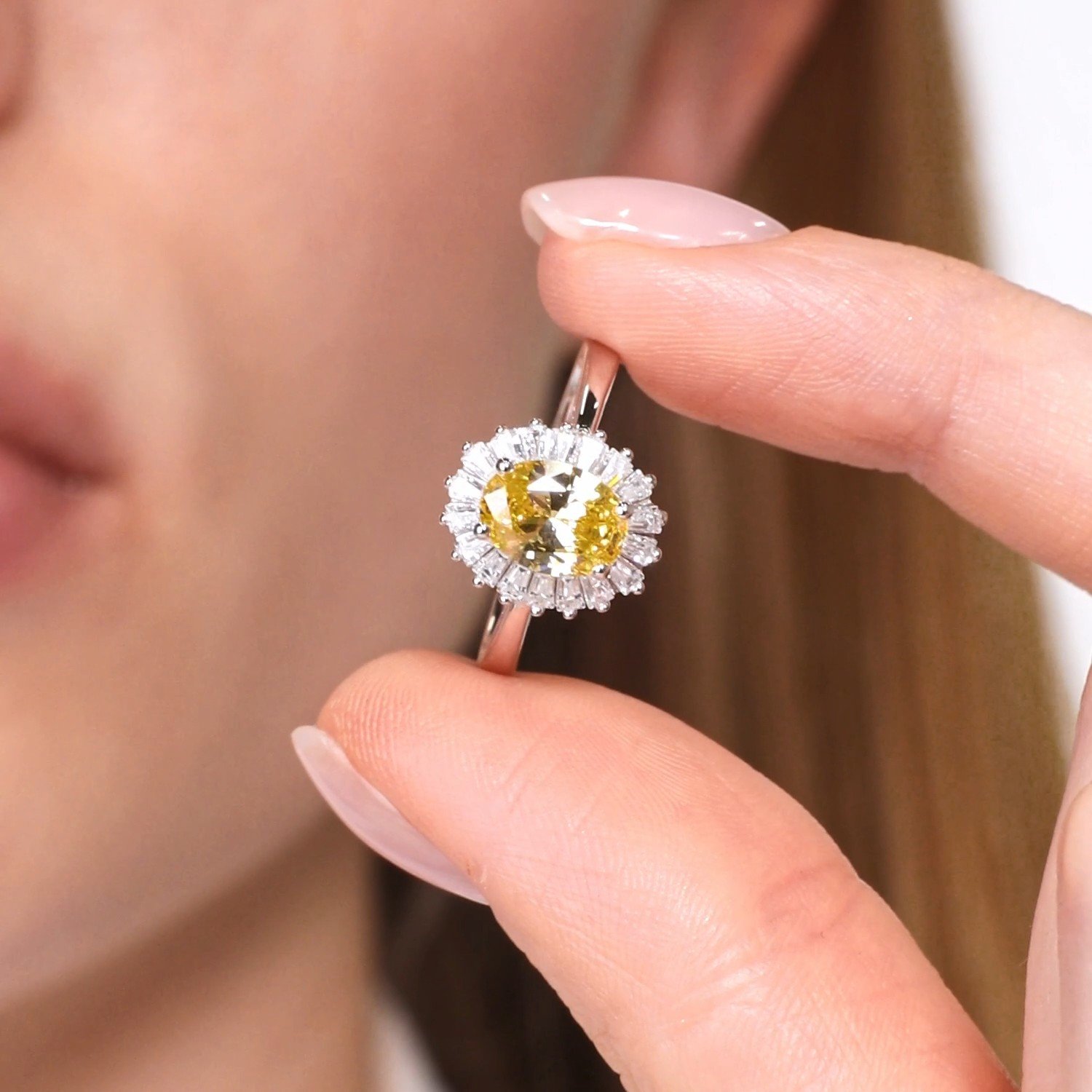 Серебряное кольцо с фианитами