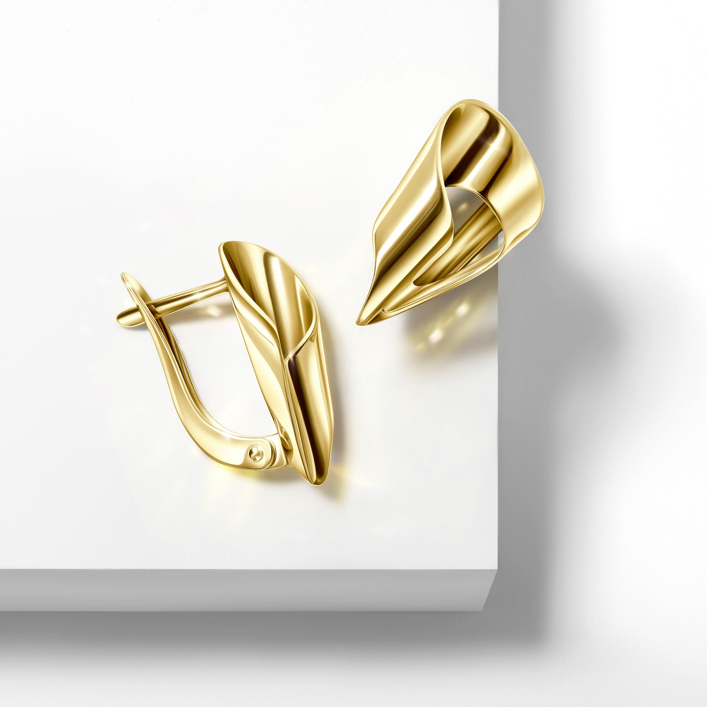 Золотые серьги