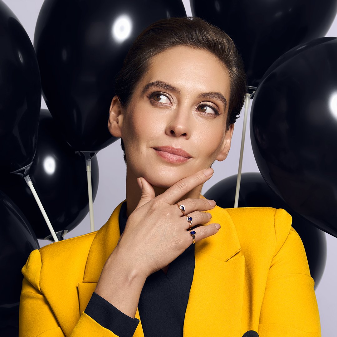 Золотое кольцо с сапфиром и бриллиантами