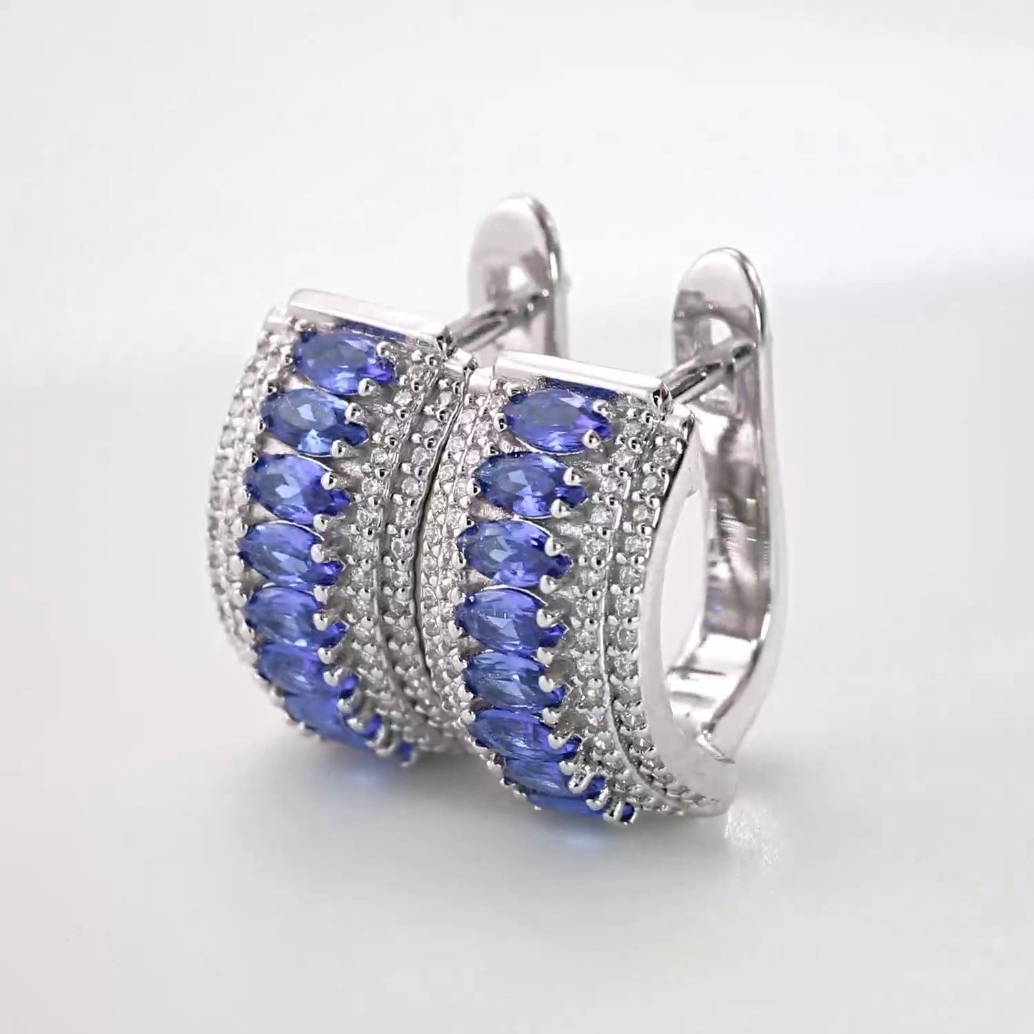 Серебряные серьги с фианитами