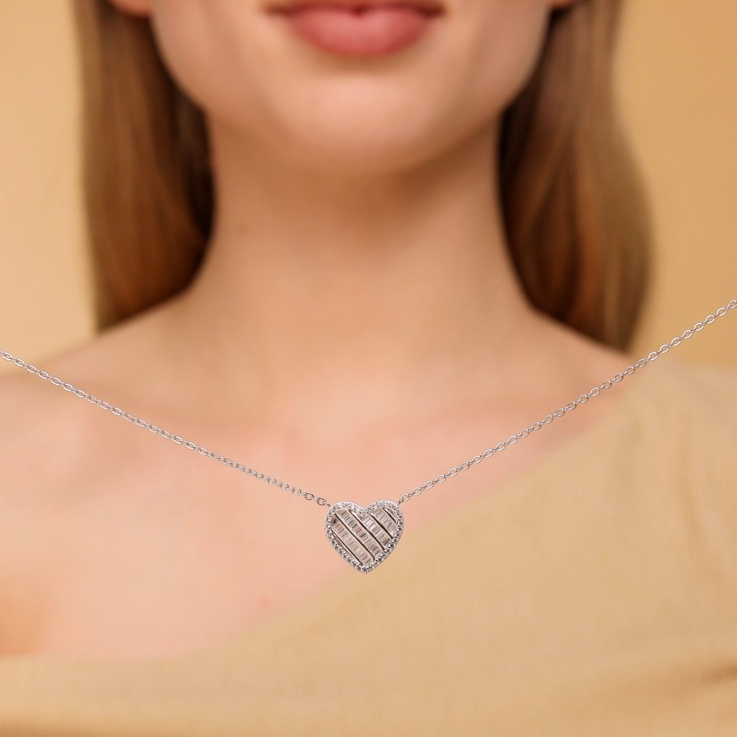Фото «Серебряное колье с фианитами»