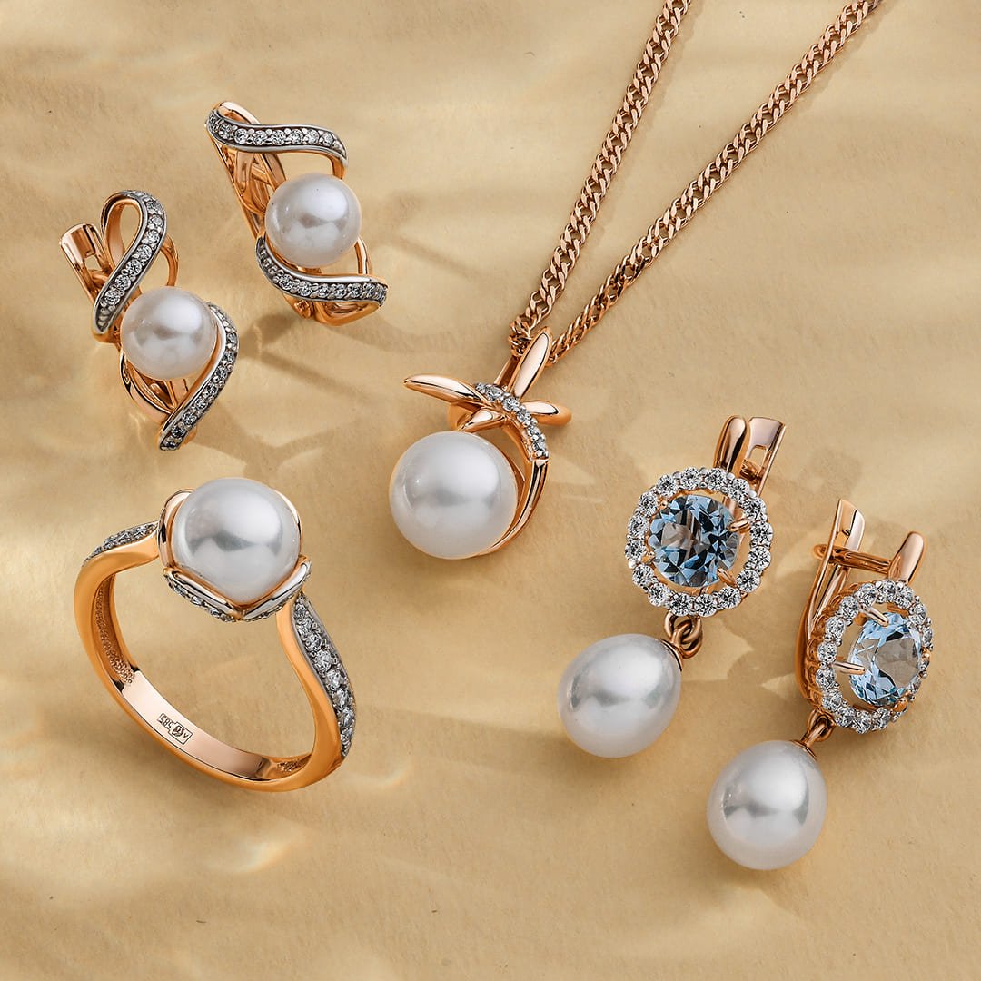 Золотая подвеска с жемчугом и фианитами