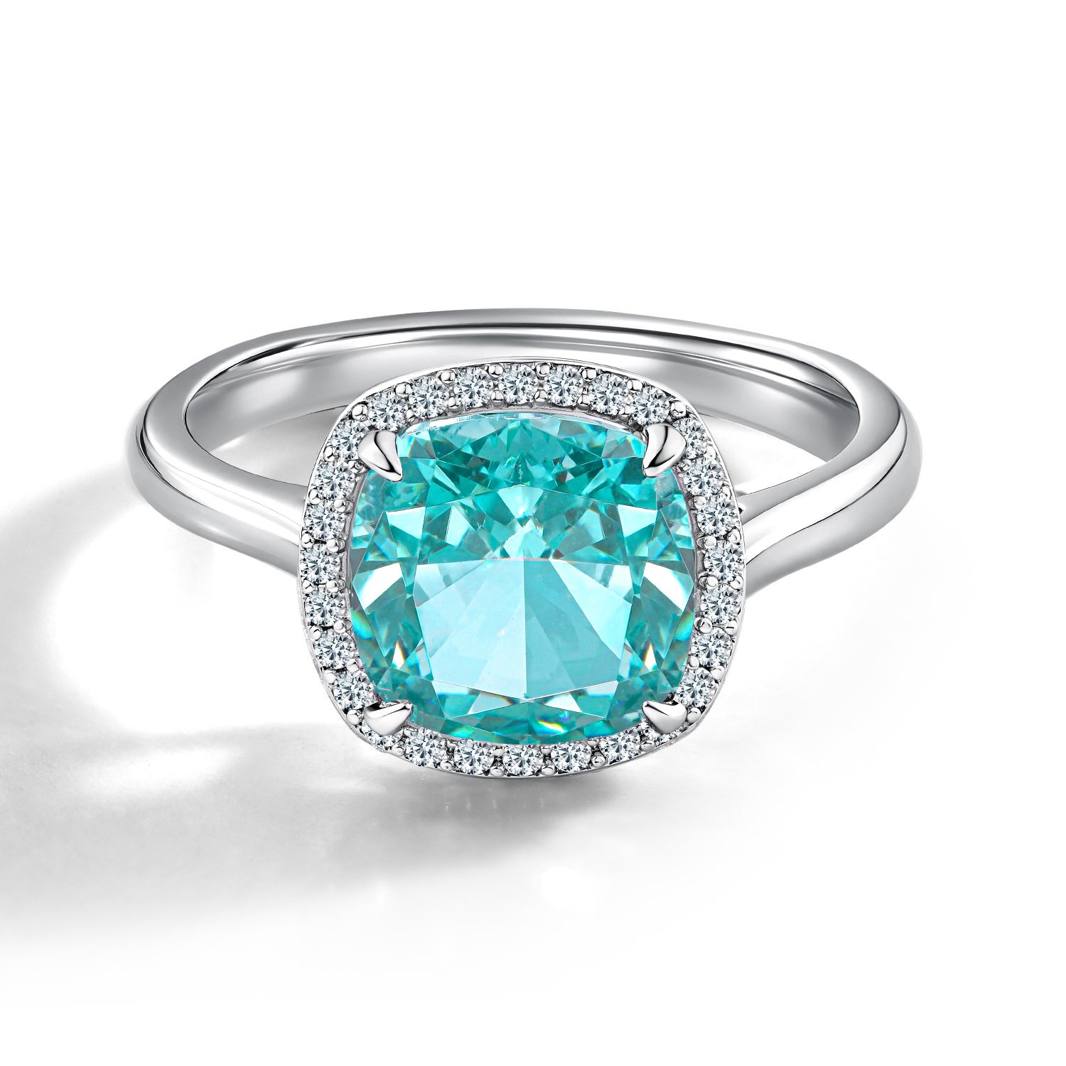 Серебряное кольцо с фианитами
