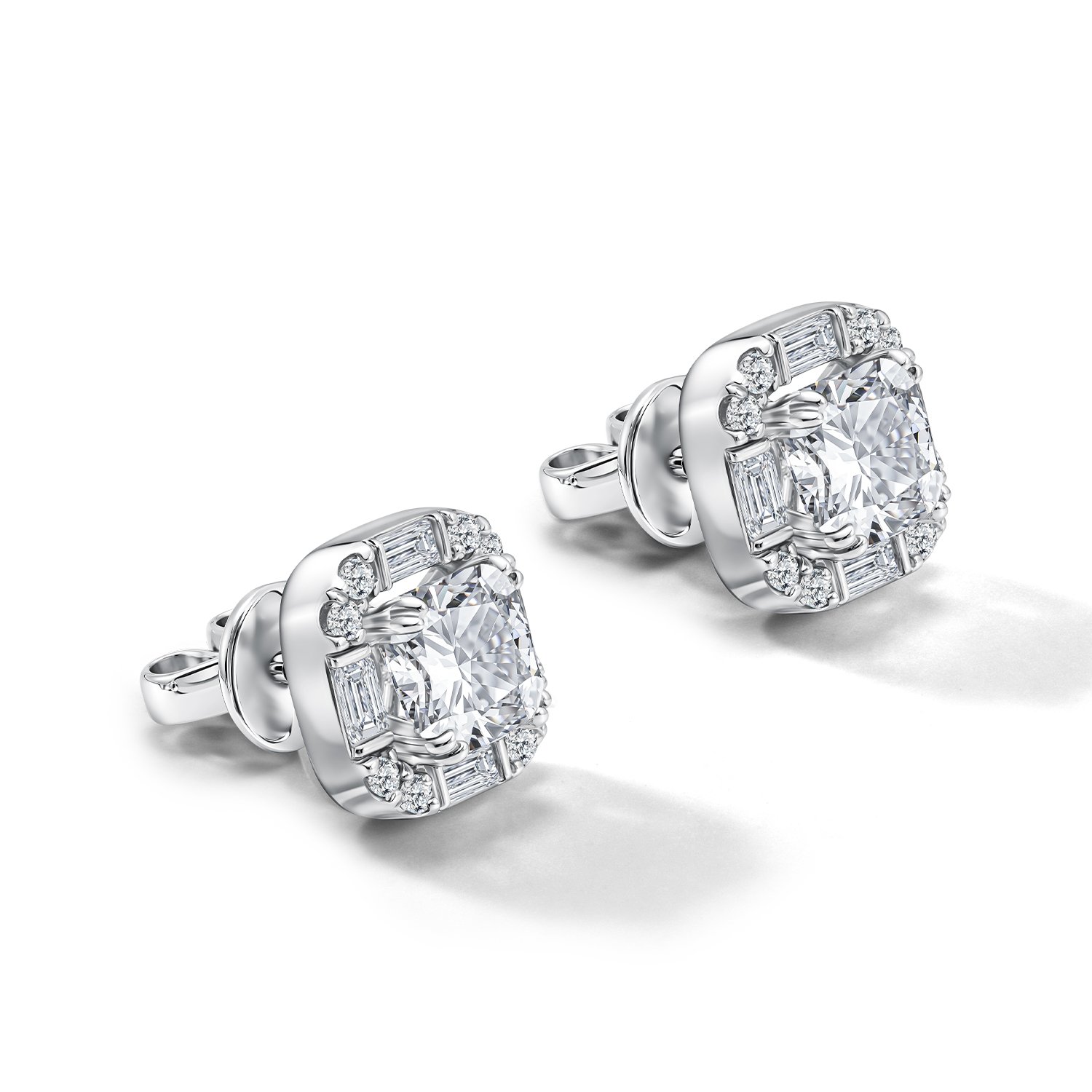 Золотые серьги с бриллиантами выращенными