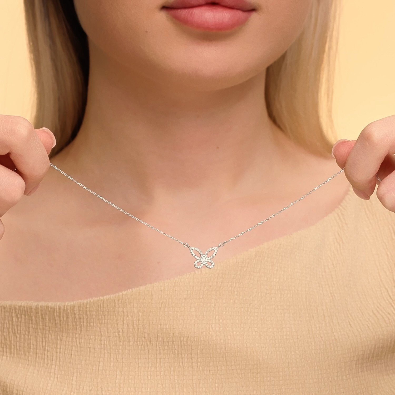 Фото «Серебряное колье с фианитами»