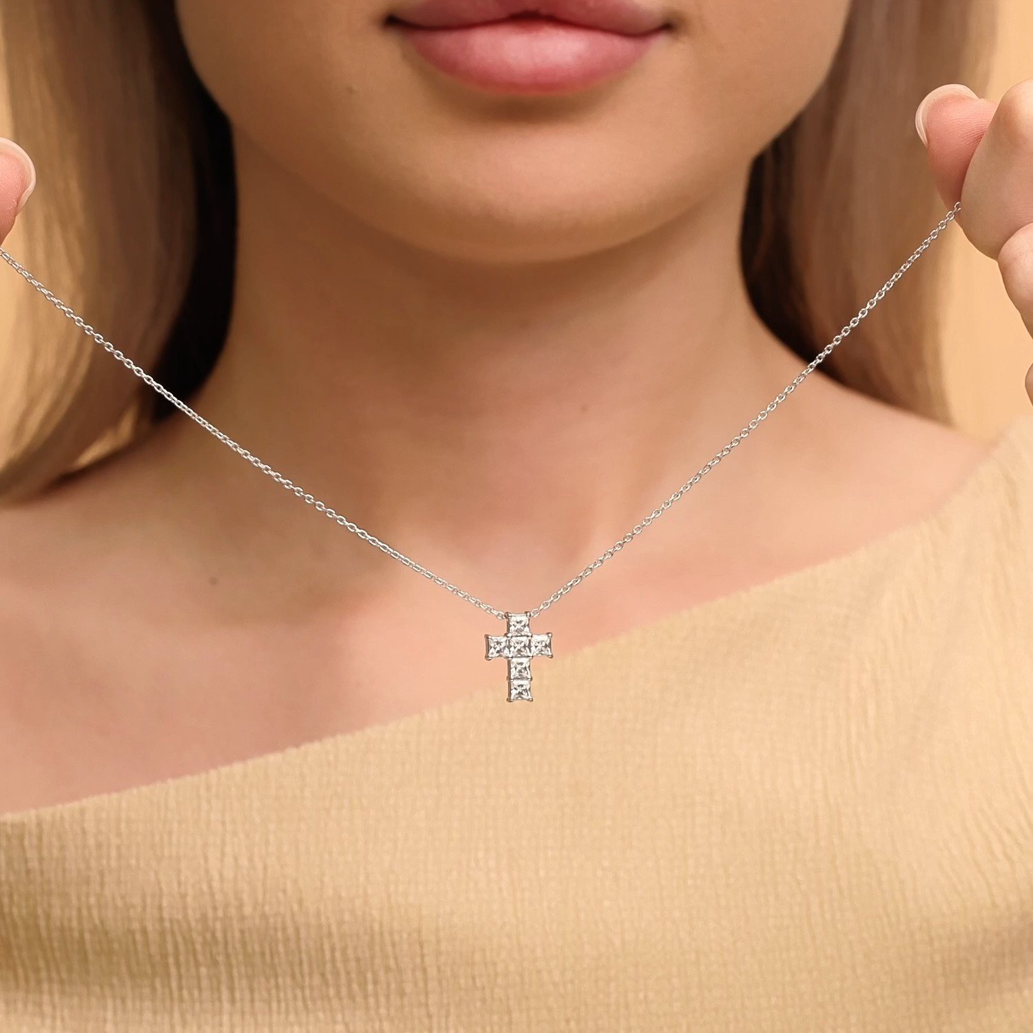 Фото «Серебряное колье с фианитами»
