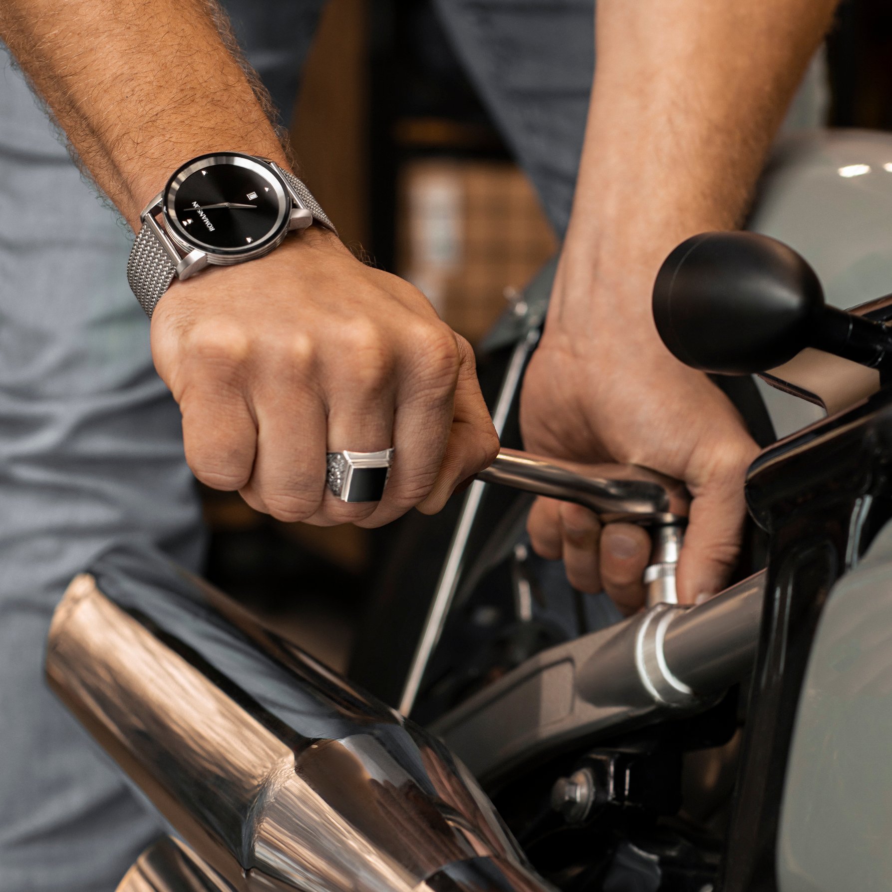 Серебряная печатка с обсидианом