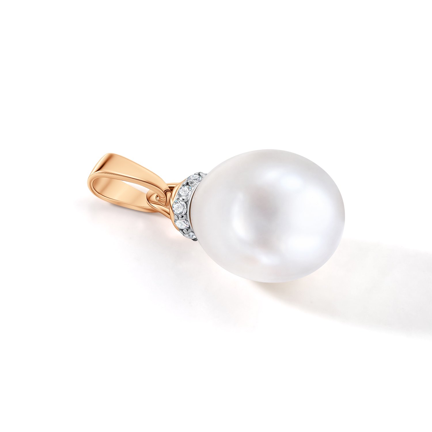 Золотая подвеска с жемчугом и бриллиантами