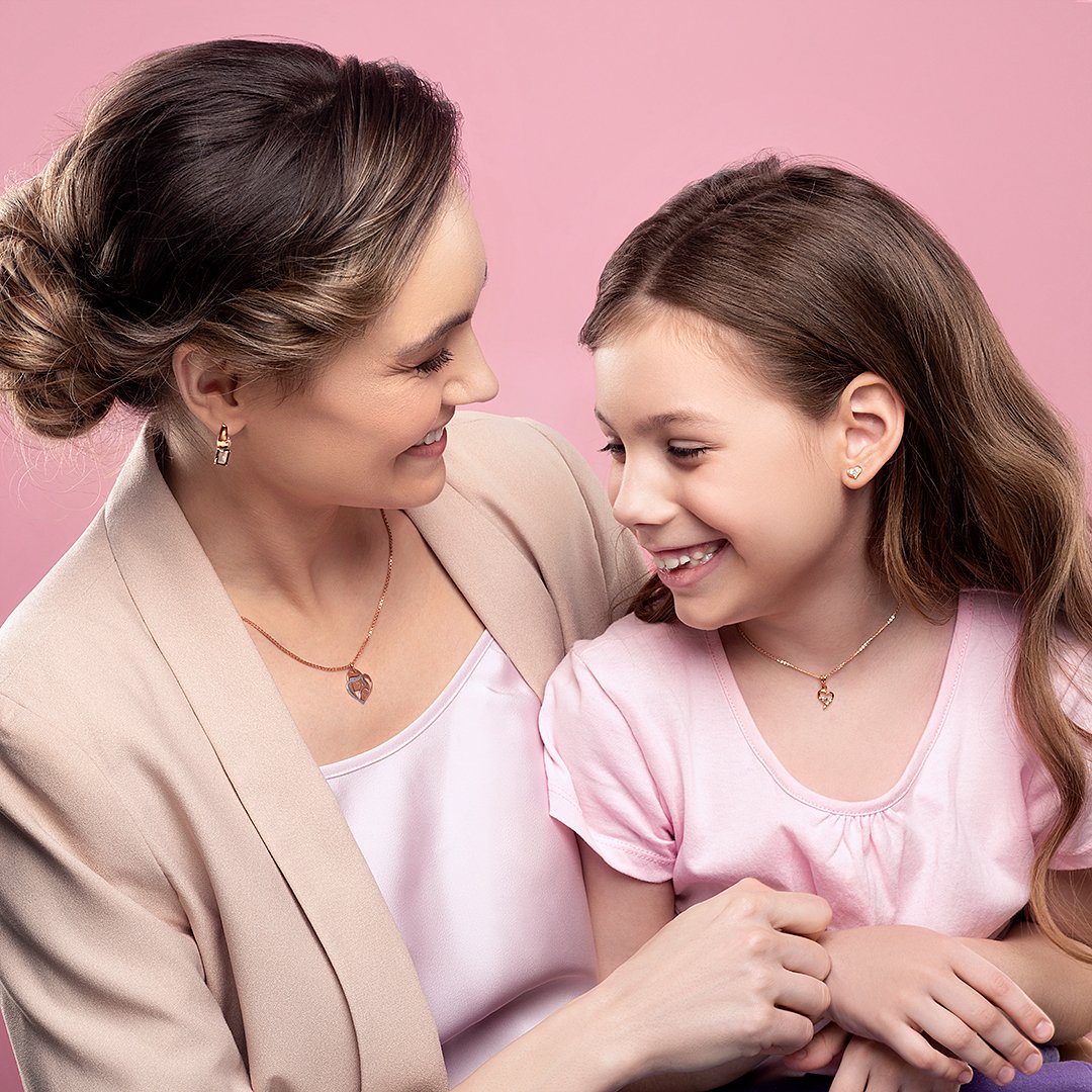 Золотая подвеска с фианитами