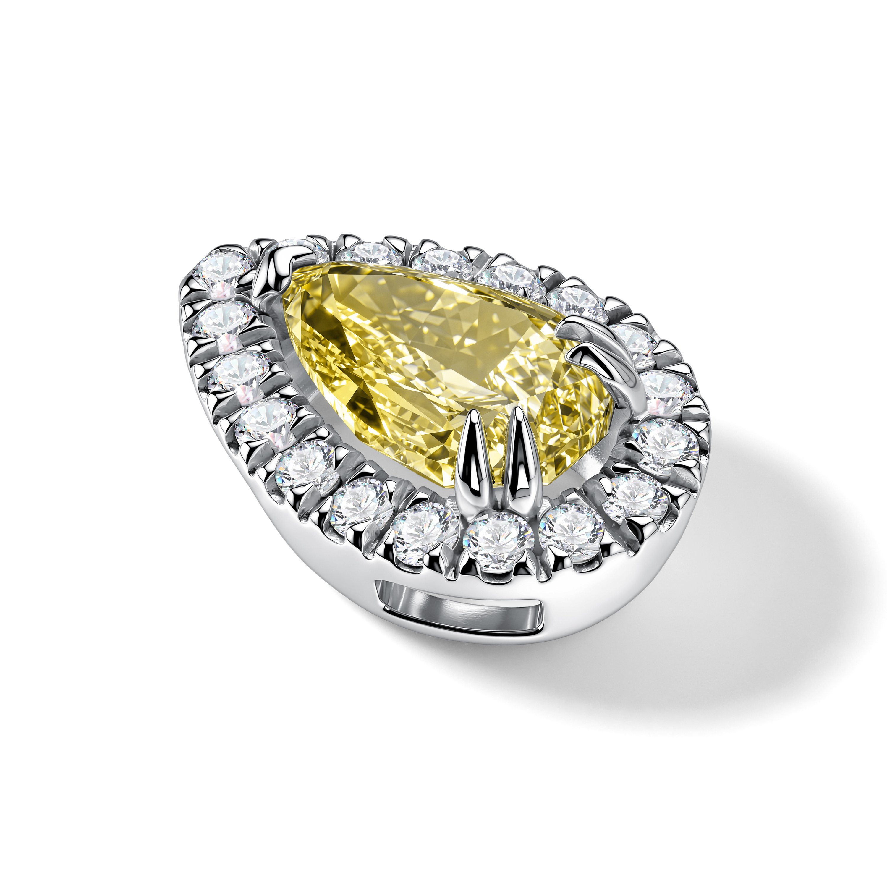 Золотая подвеска с бриллиантами выращенными