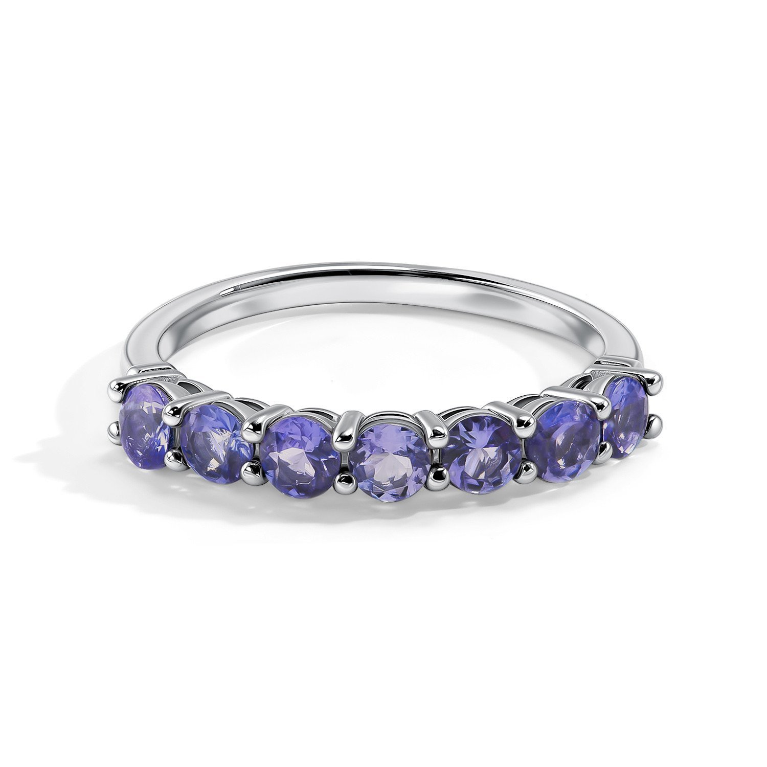 Золотое кольцо с танзанитами