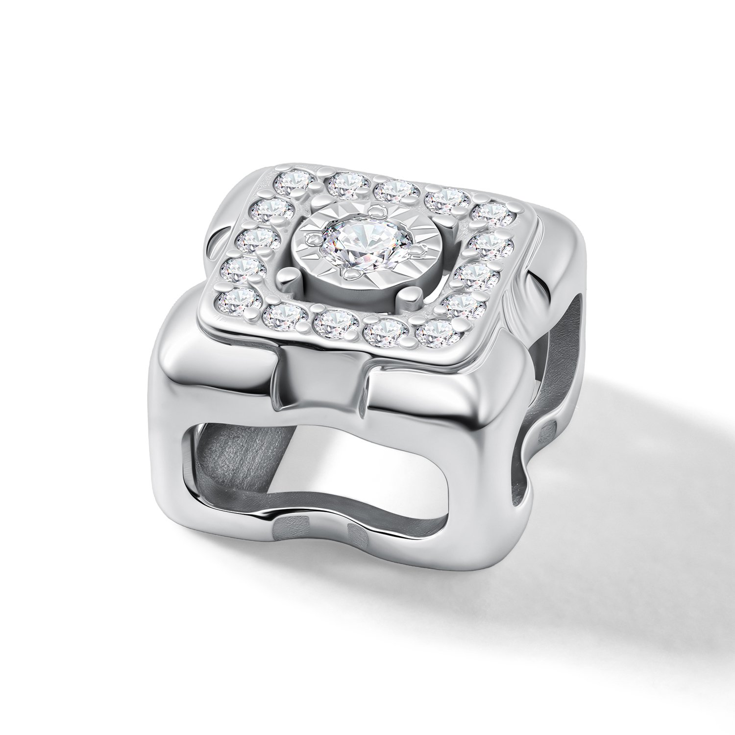 Золотая подвеска с бриллиантами