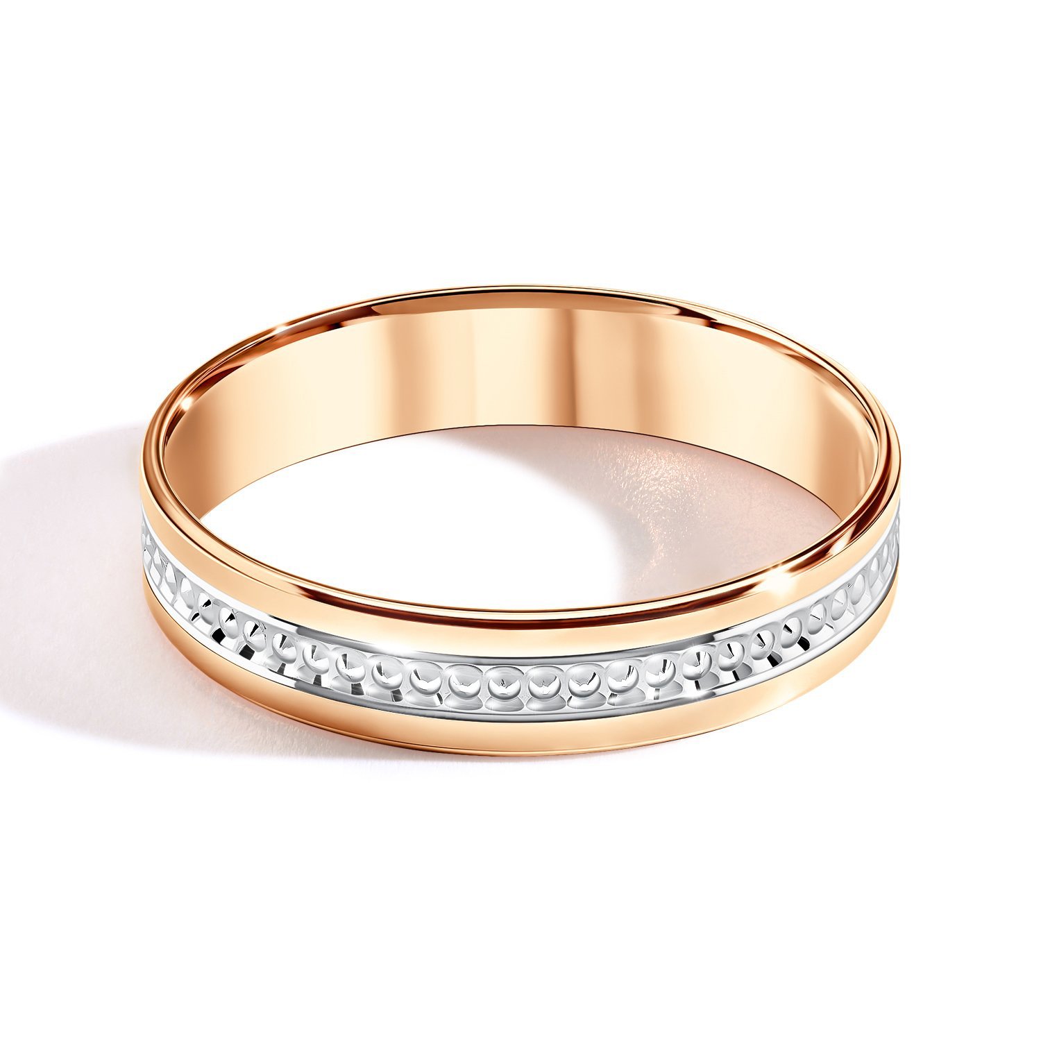 Золотое обручальное кольцо