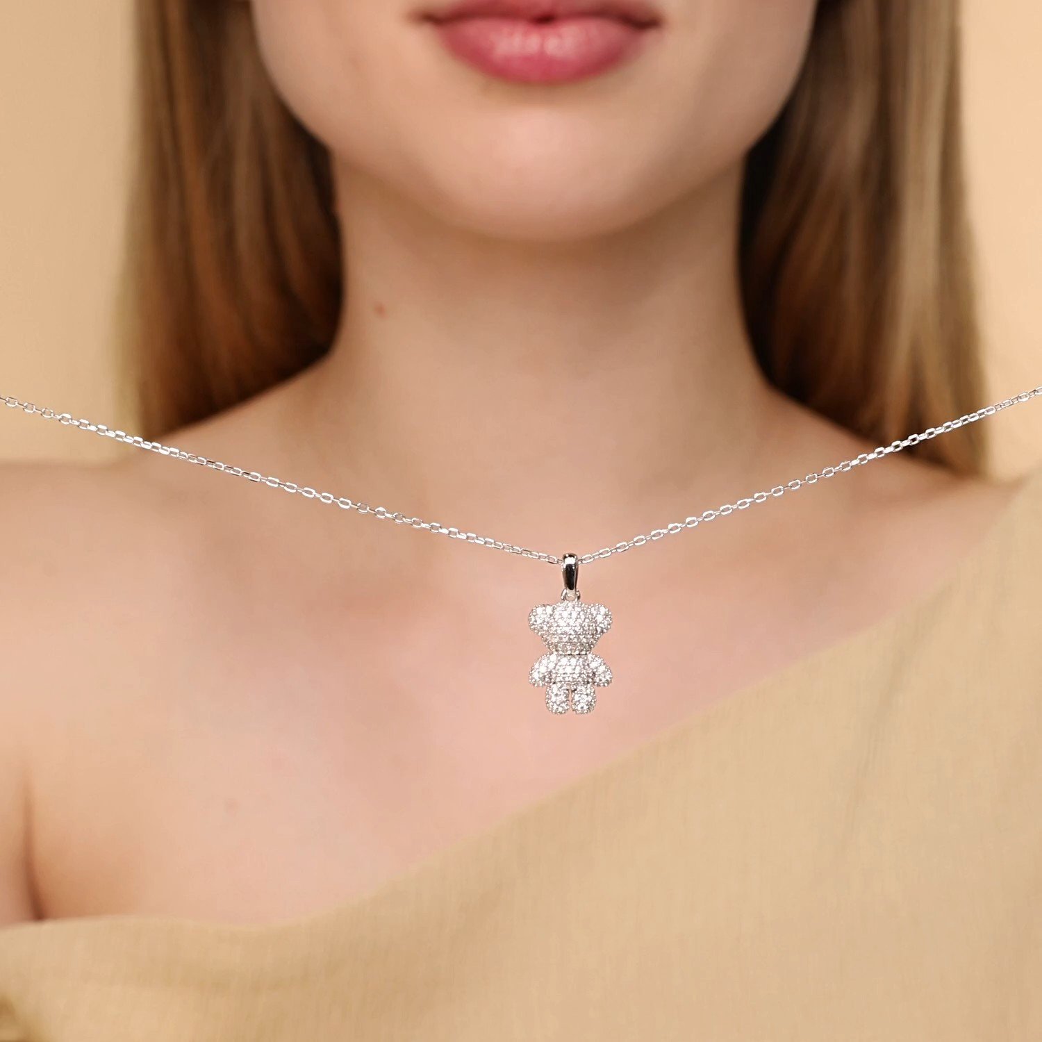 Серебряное колье с фианитами