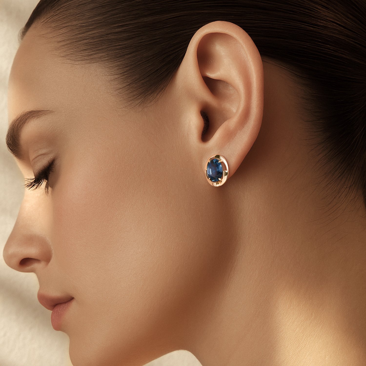 Золотые серьги с топазами London