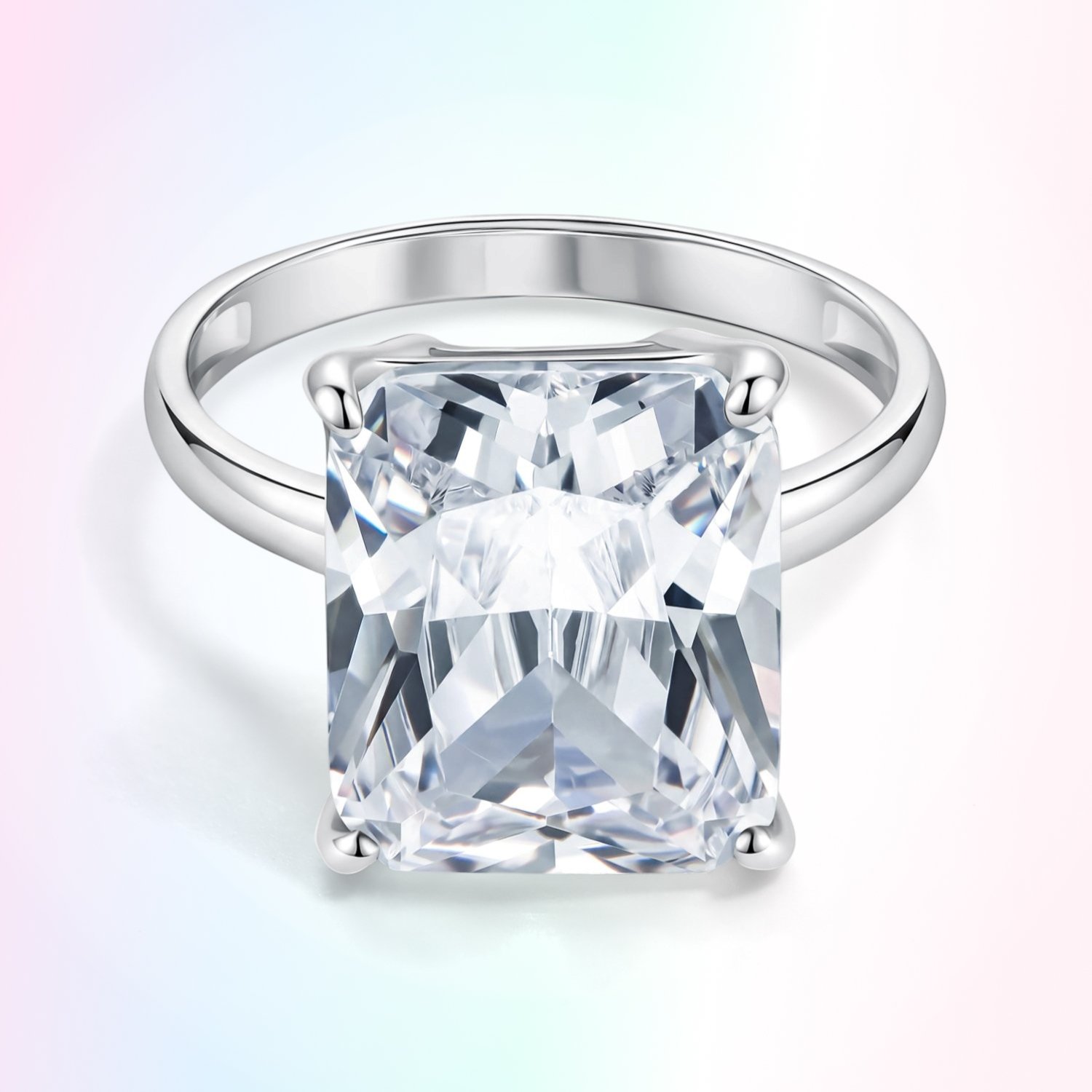 Серебряное кольцо с фианитом