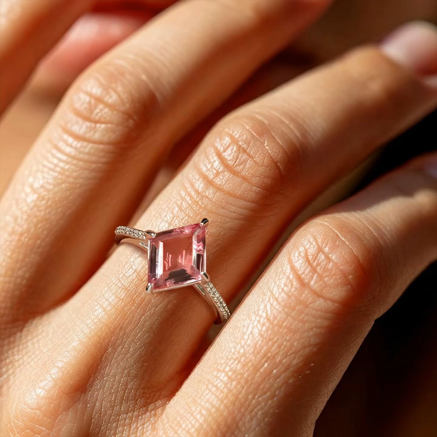 Серебряное кольцо с фианитами